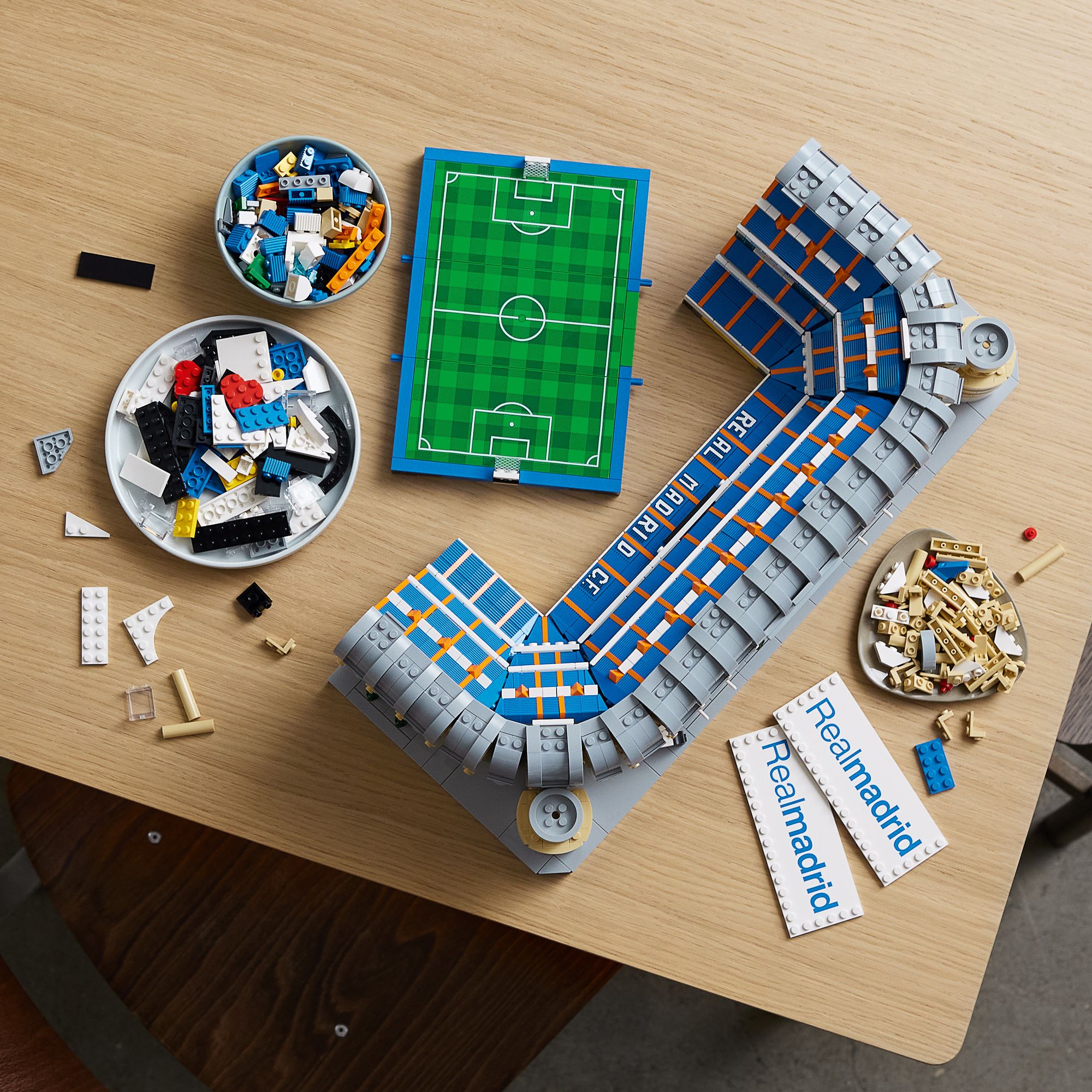 LEGO Icons Real Madrid Santiago Bernabéu Stadium 10299