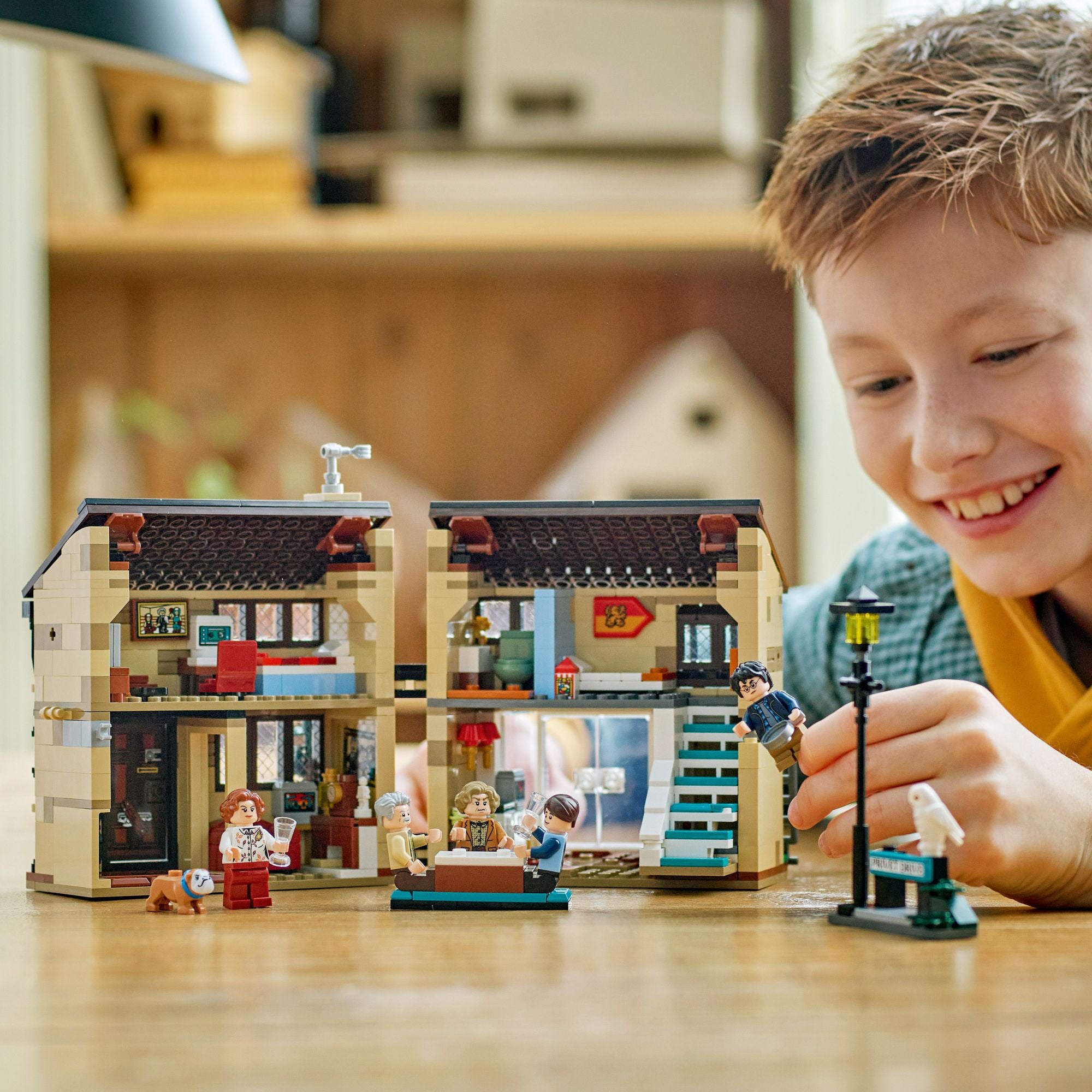 LEGO Harry Potter Privet Drive: Aunt Marge's Visit 76451
