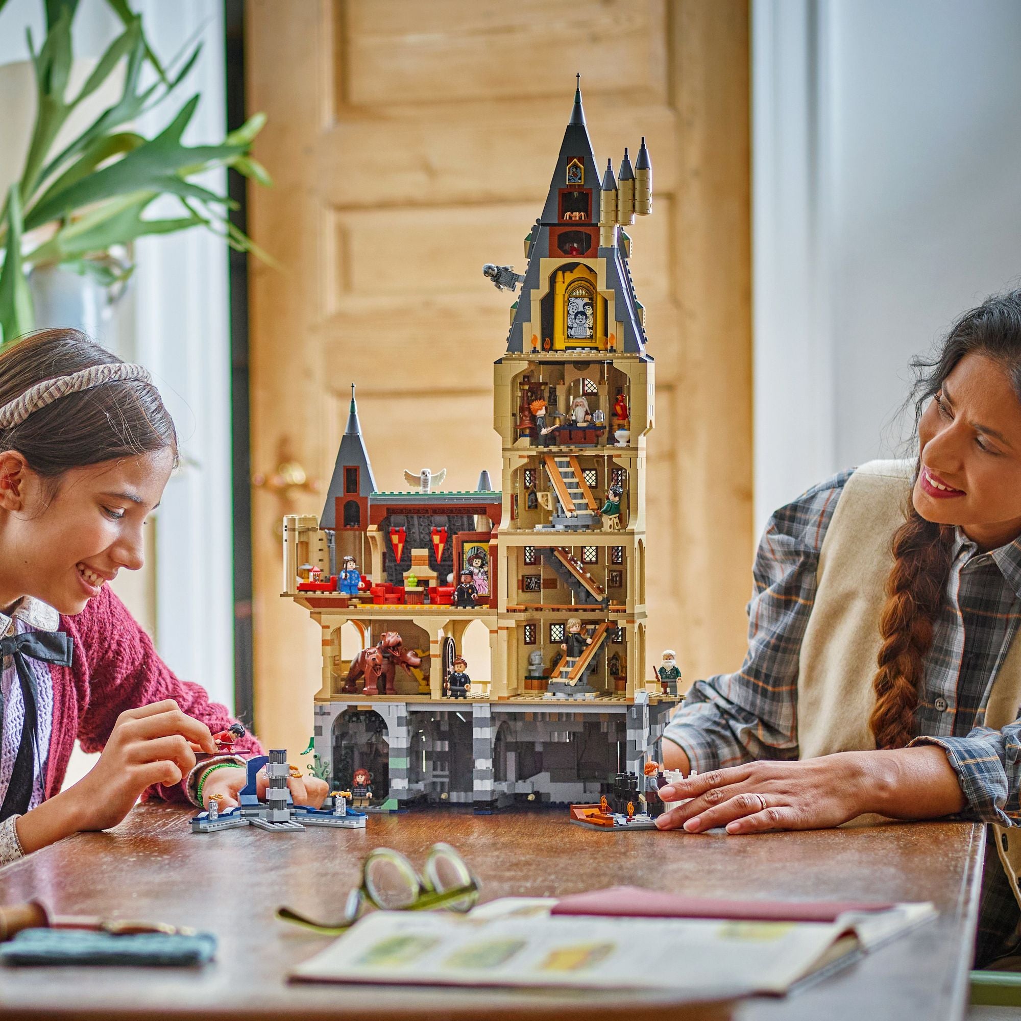 LEGO Harry Potter Hogwarts Castle: The Main Tower 76454