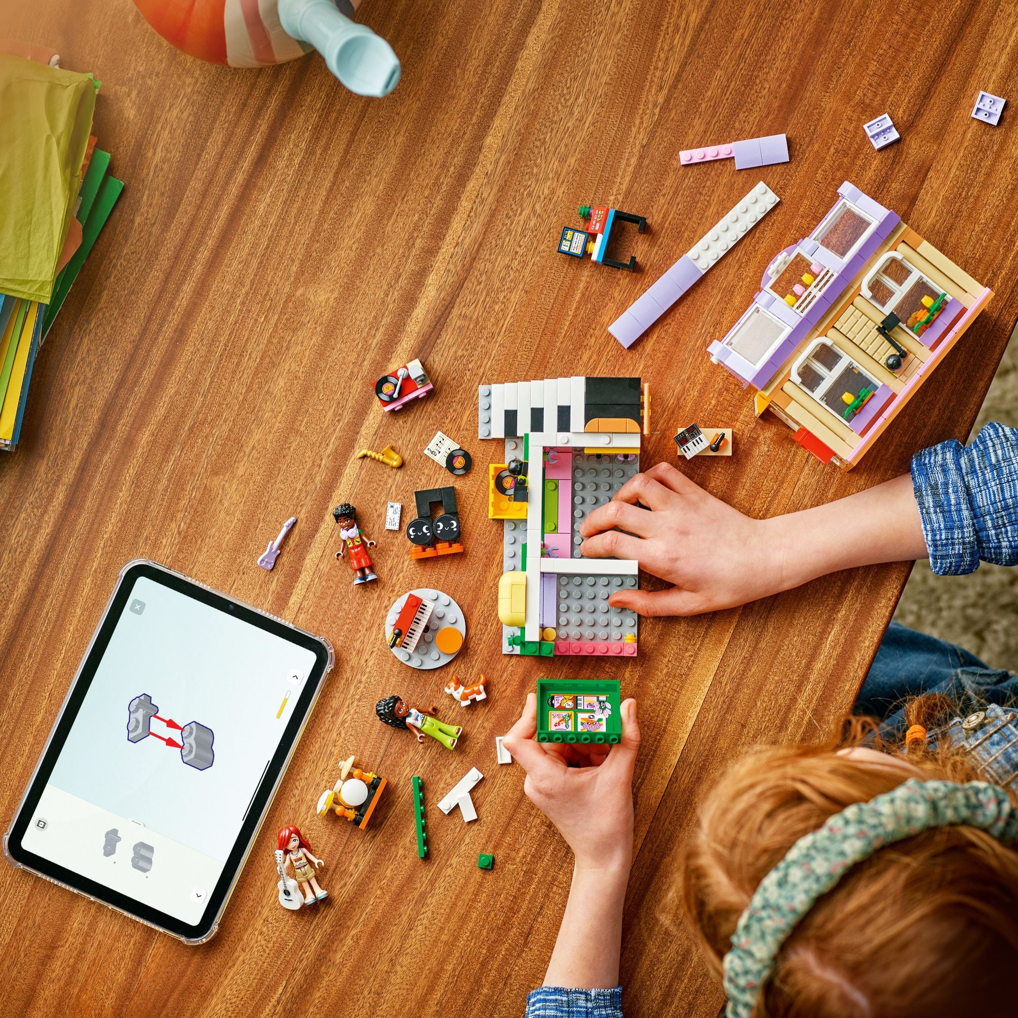 LEGO Friends Music Store & Apartment 42653