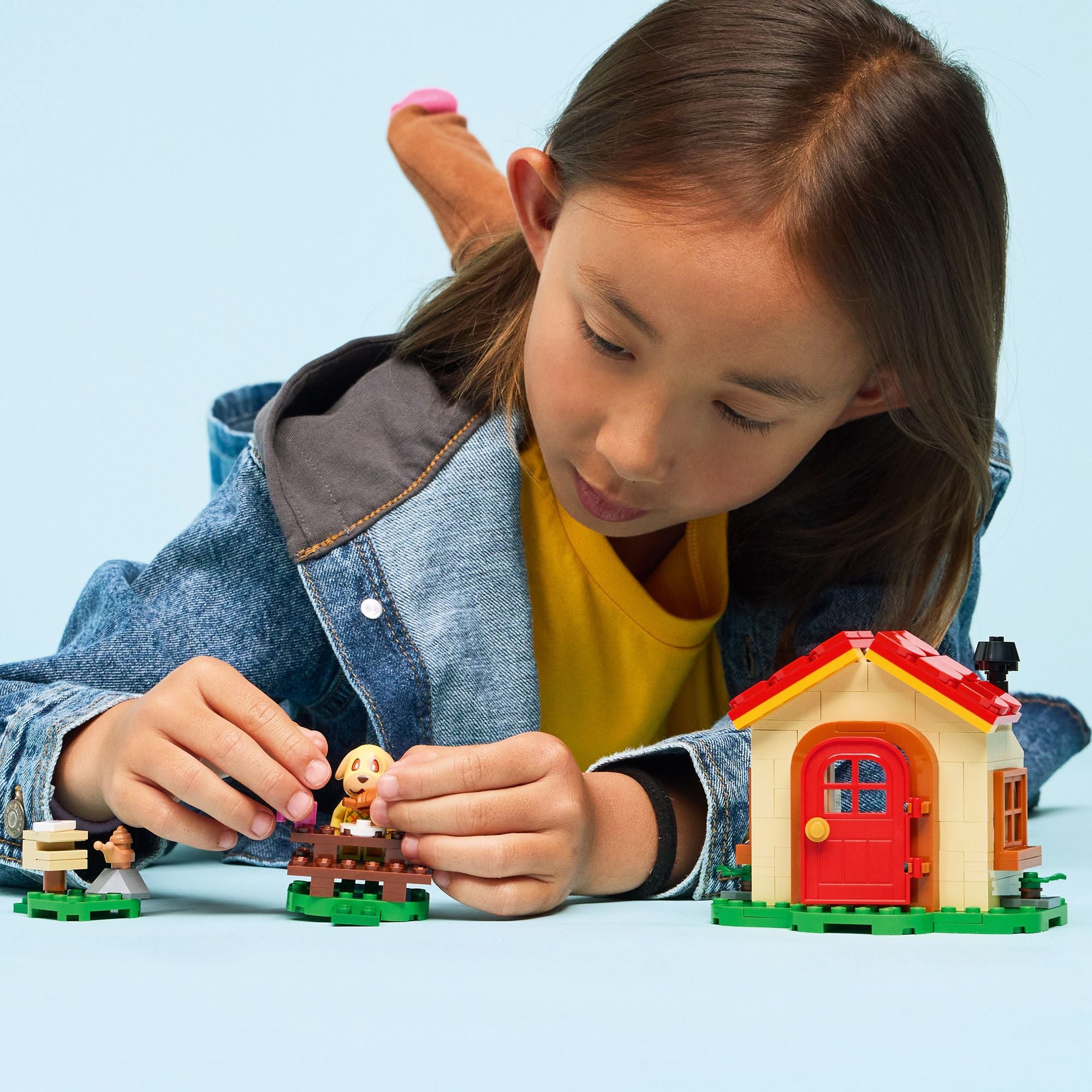 LEGO Animal Crossing Goldie's Cozy House 77058