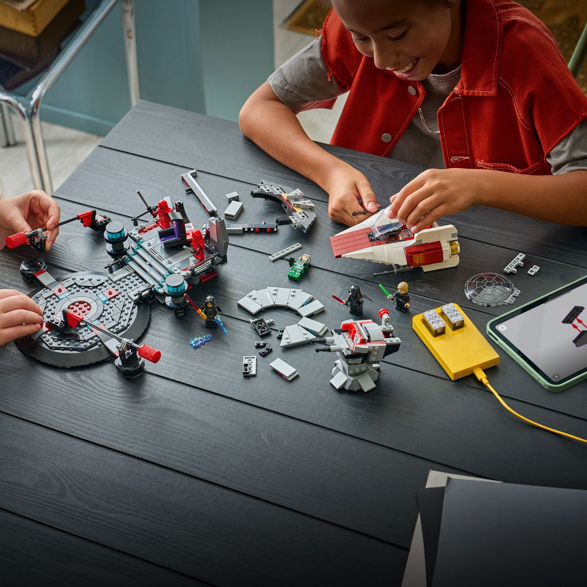 LEGO Star Wars SMART Play: Throne Room Duel & A-Wing 75427