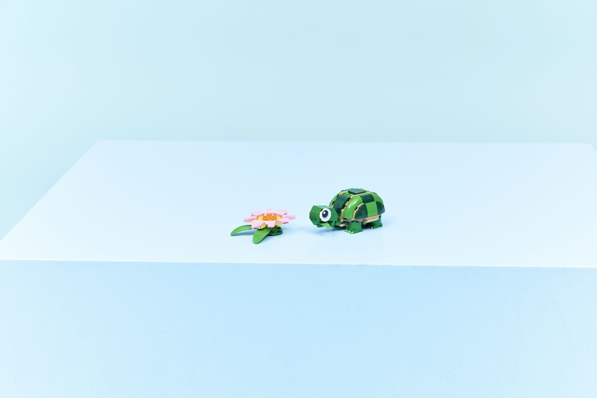 LEGO Creator Turtle with a Water Lily Flower 31377