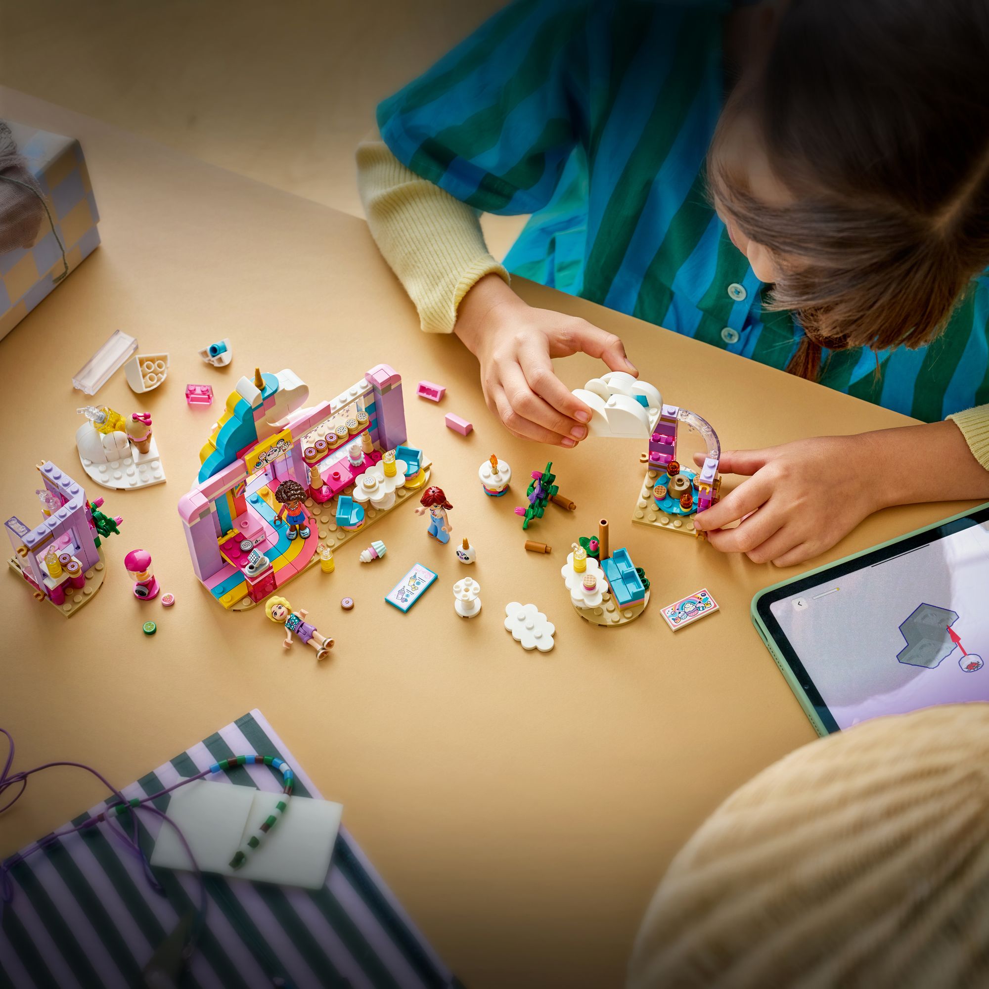 LEGO Friends Unicorn Dream Café 42684