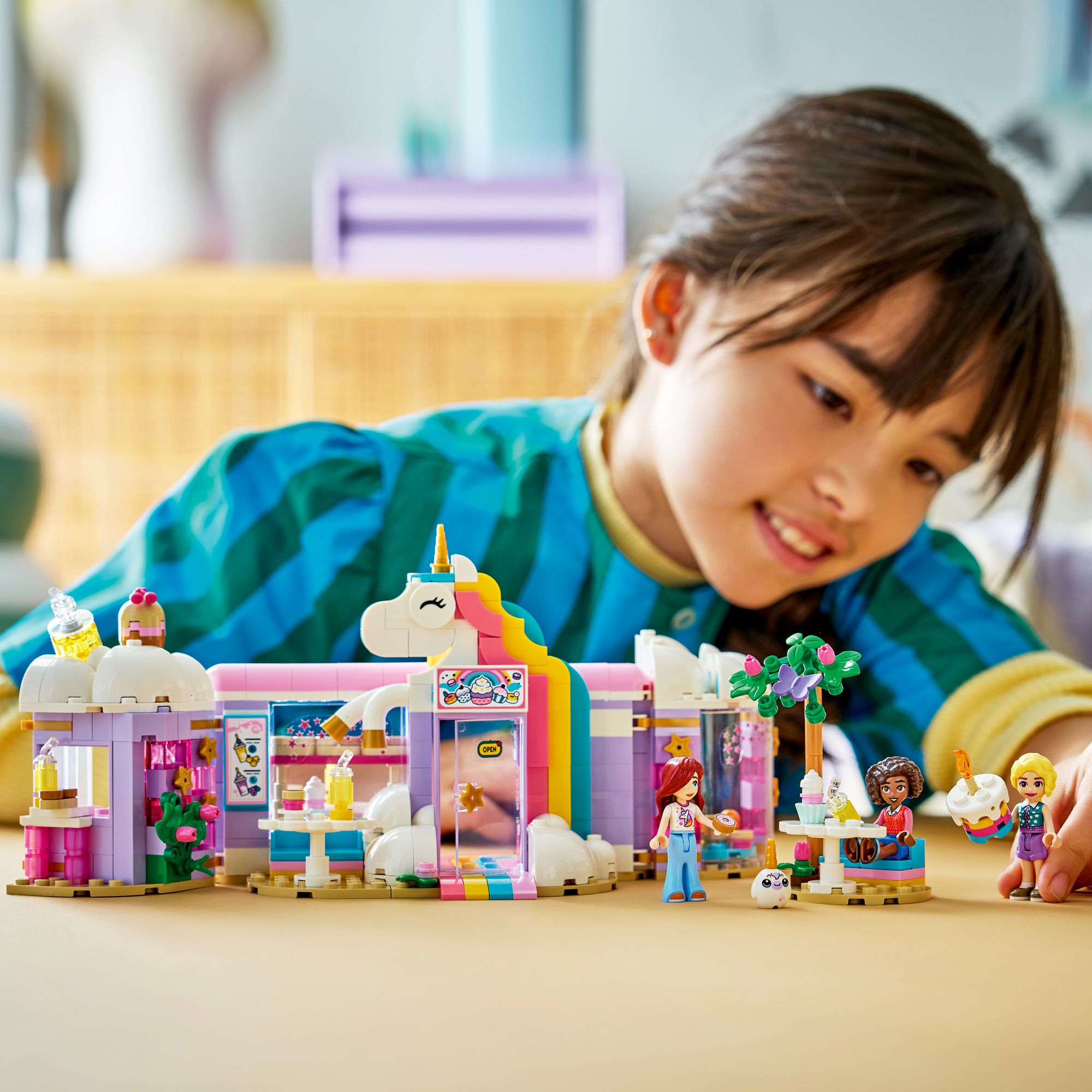 LEGO Friends Unicorn Dream Café 42684