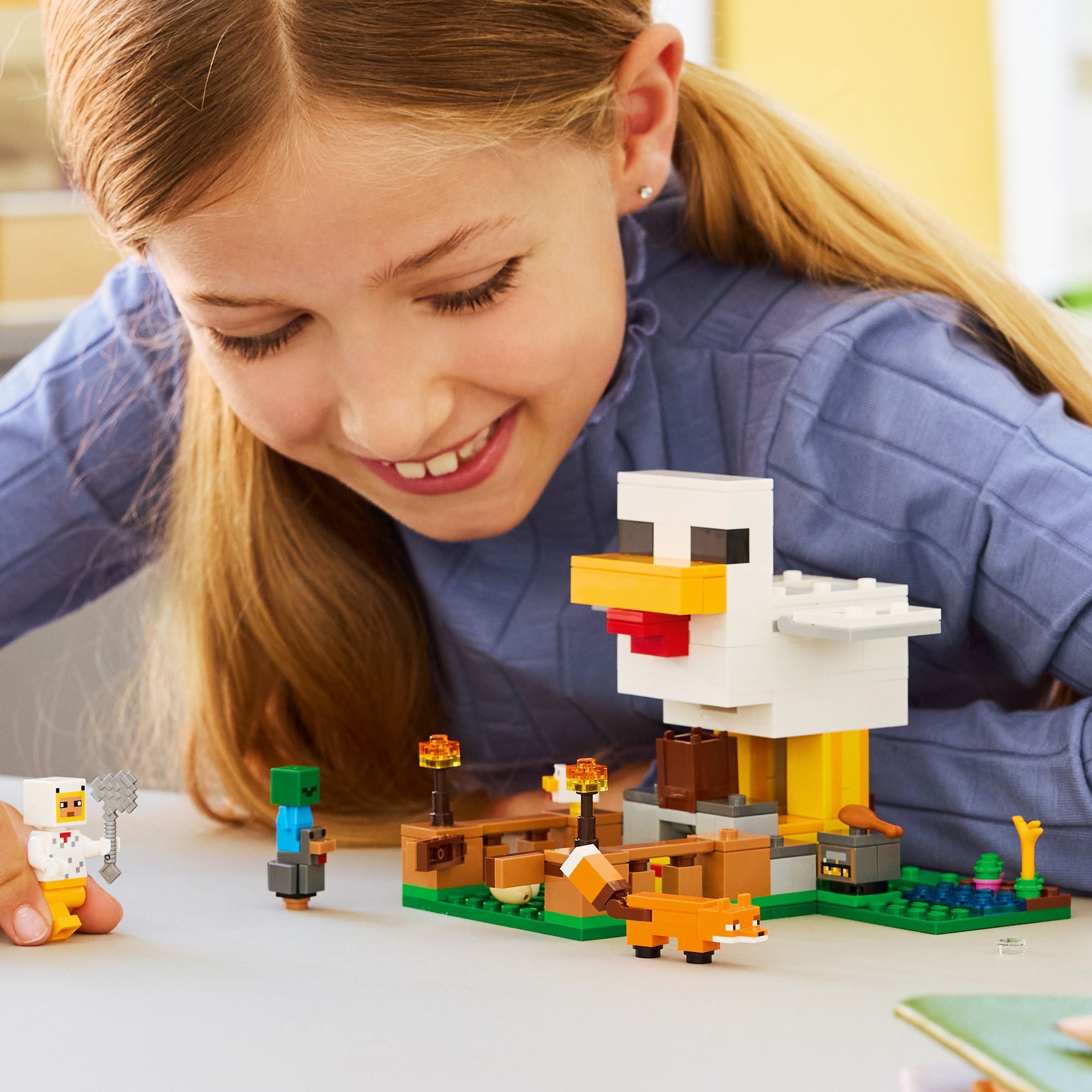LEGO Minecraft Chicken Farm 21585