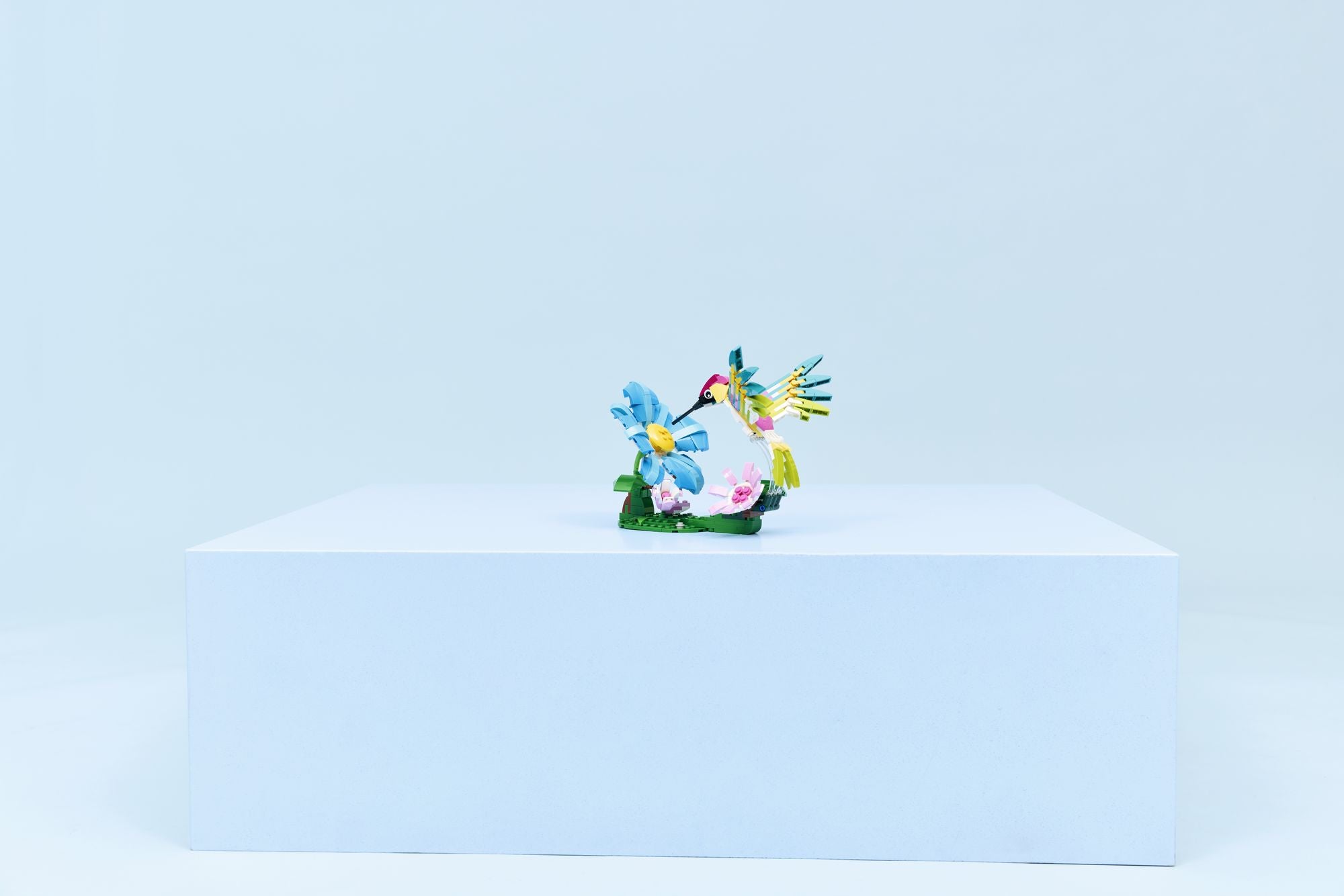 LEGO Creator Wild Animals: Colorful Hummingbird 31384