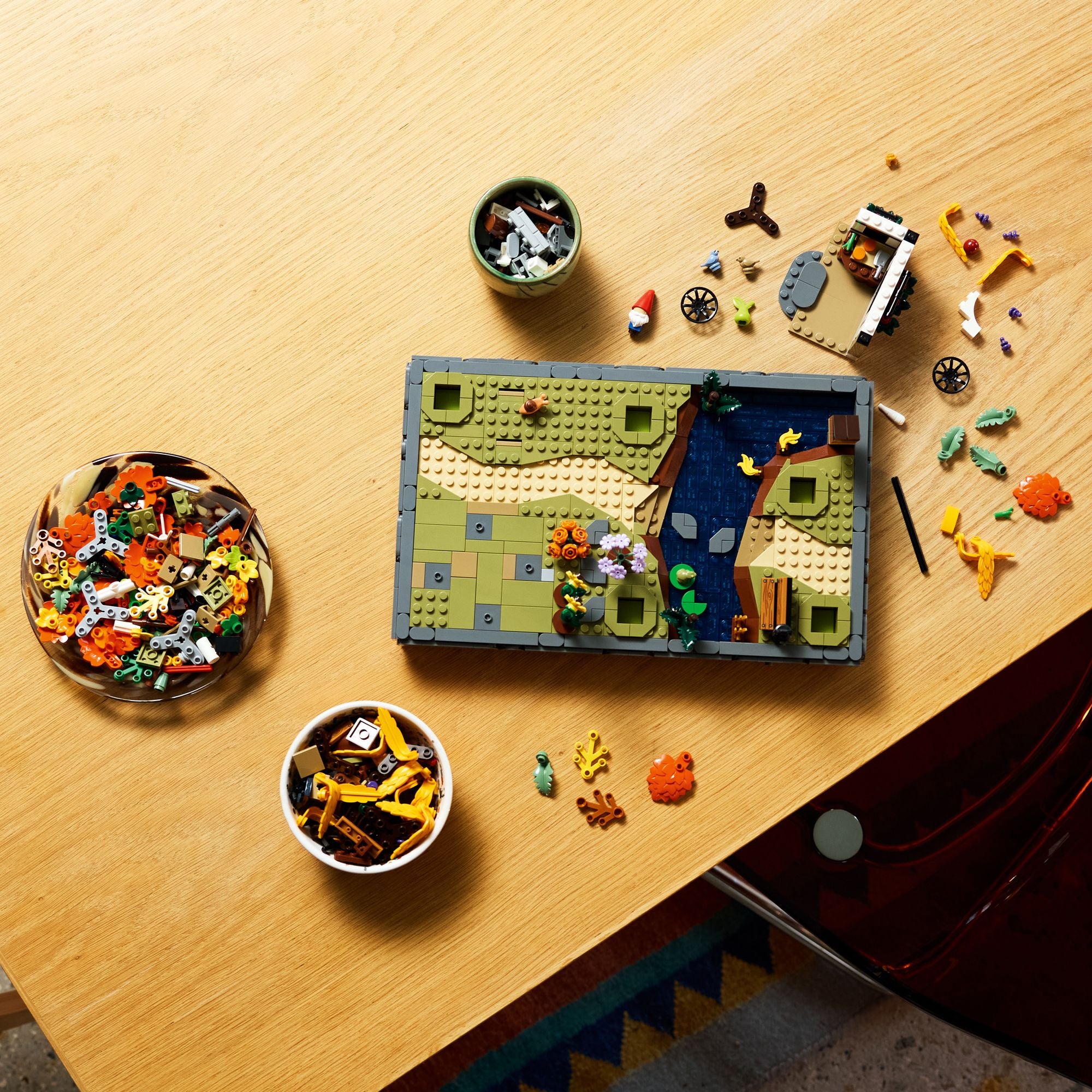 LEGO Icons Autumn Cottage Garden 11372