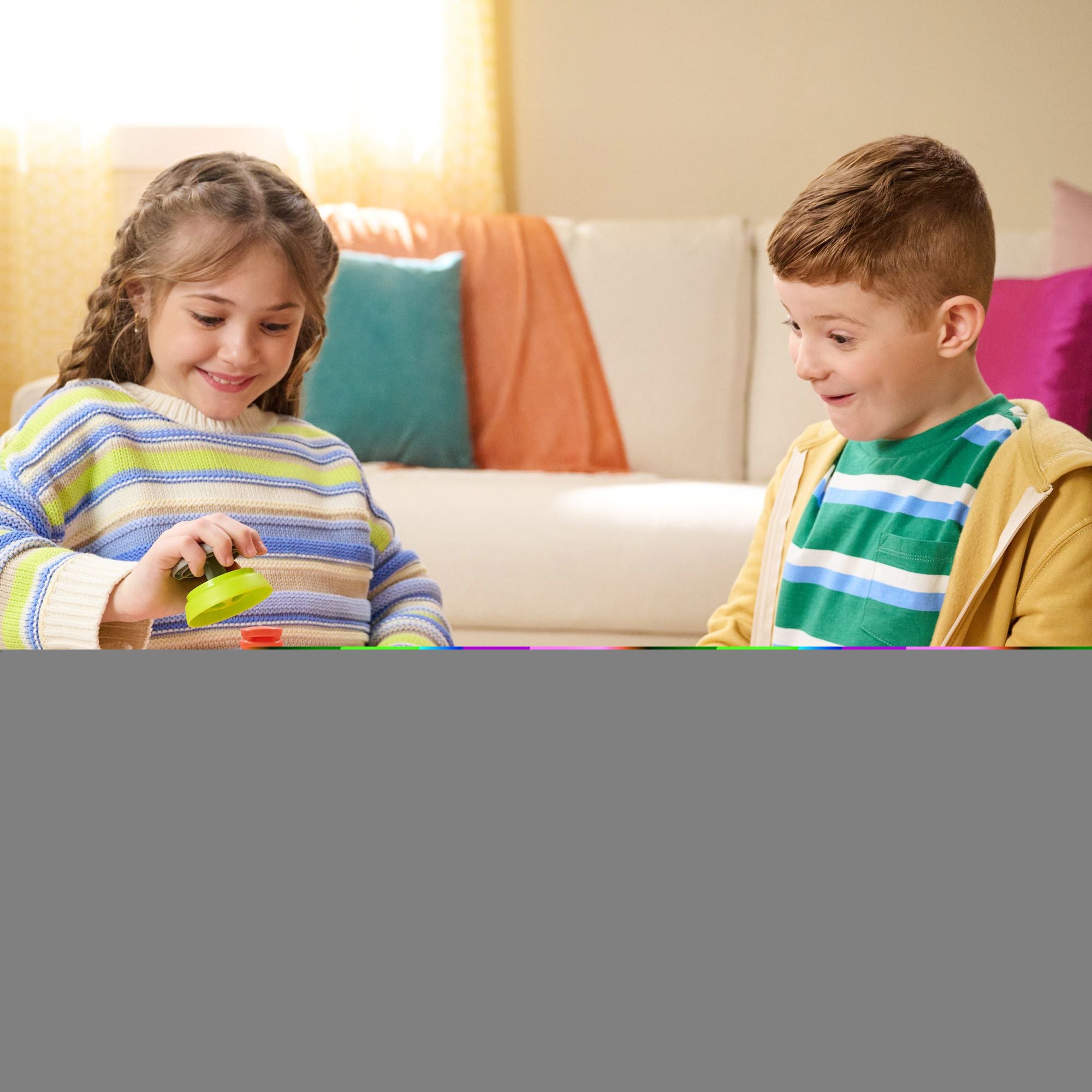 Kinetic Sand, Squish Pizza Rising Pizza Playset with 1lb Play Sand & 5 Tools, Kids Toys for Girls & Boys Ages 5 and up