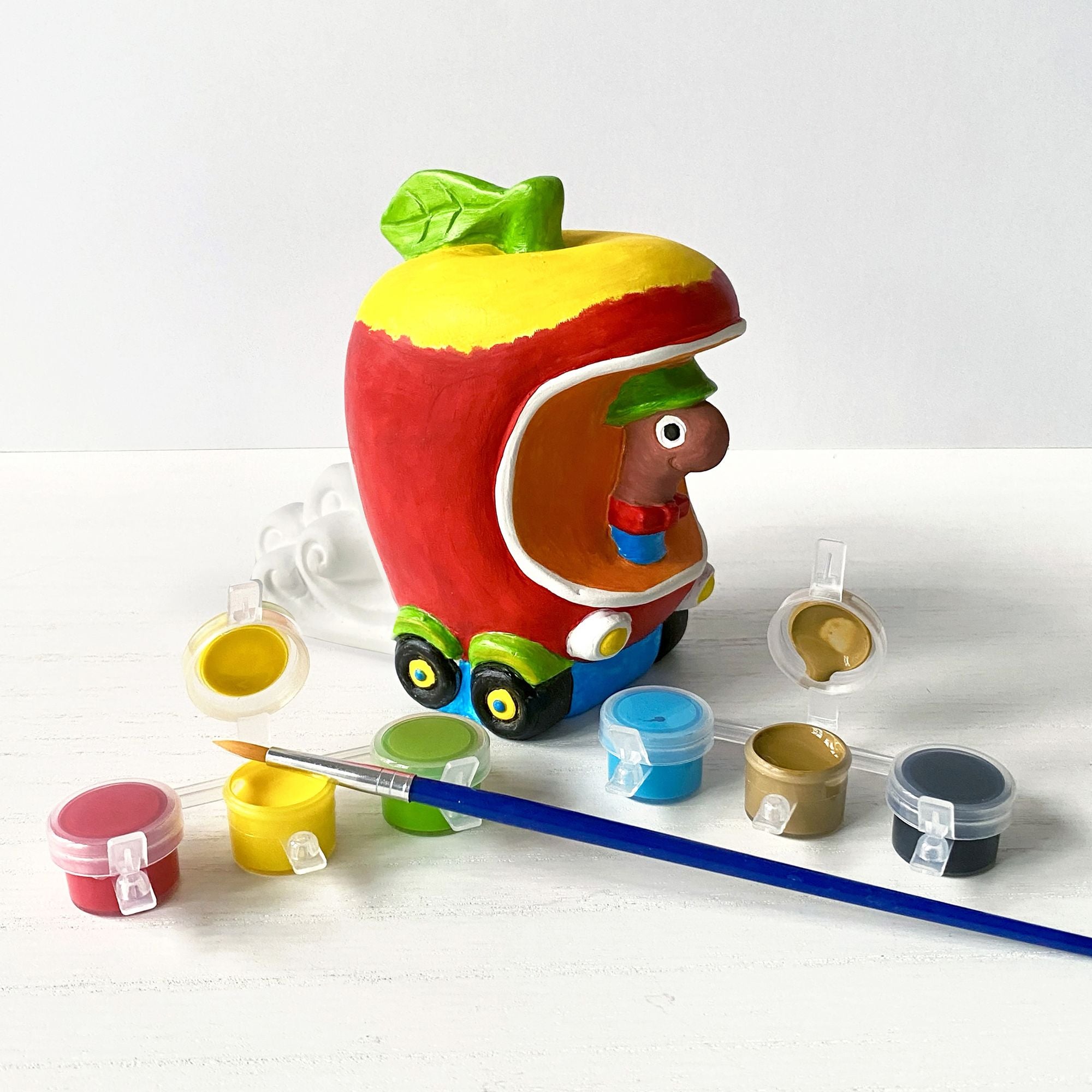 Paint-A Pet kit Richard Scarry Apple