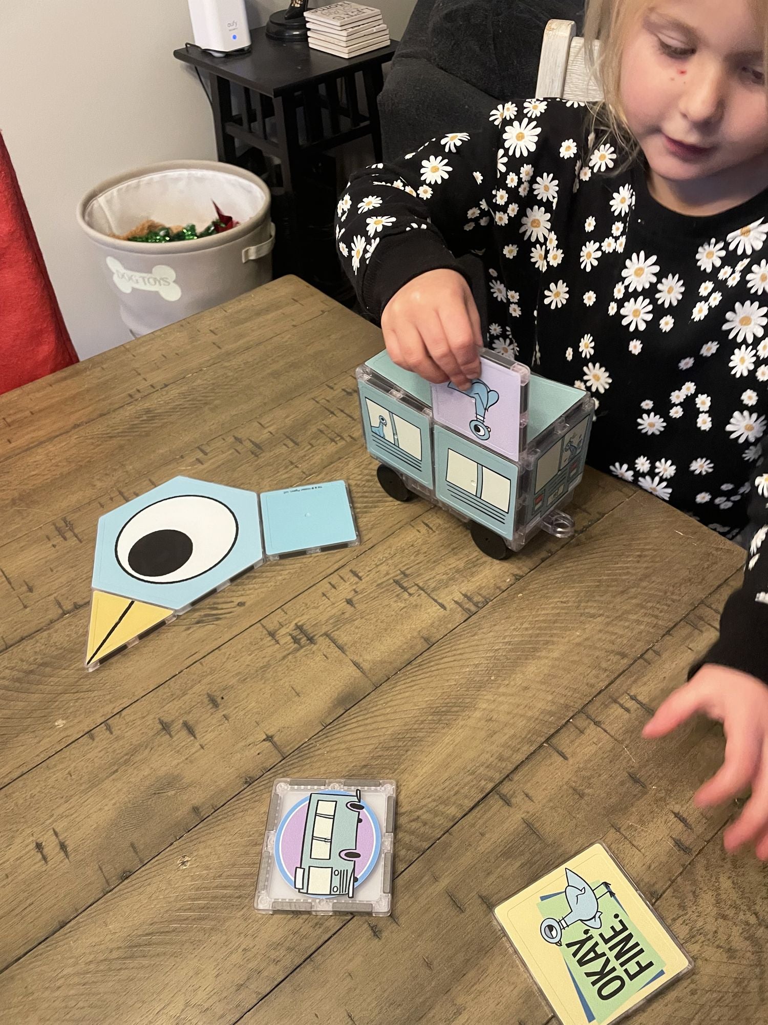 CreateOn Mo Willems Don't Let the Pigeon Build the Bus Magnetic Tiles 16pc