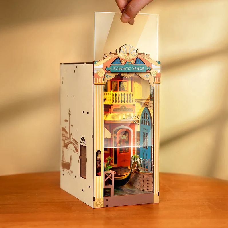 DIY Book Nook Romantic Venice