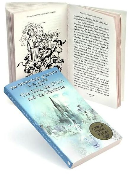 The Lion, the Witch and the Wardrobe (Chronicles of Narnia Series #2)