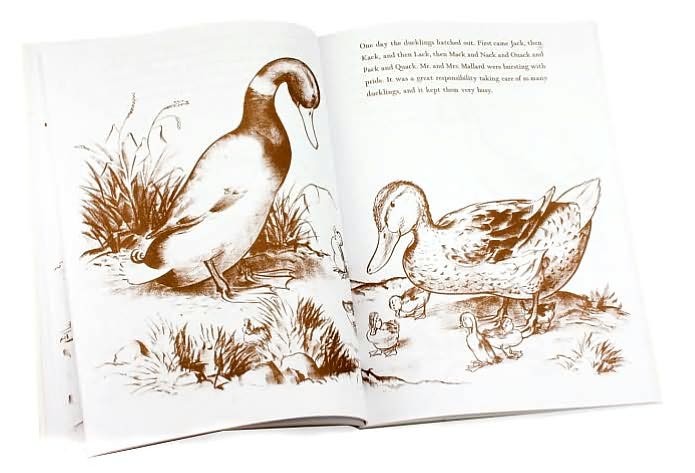 Make Way for Ducklings (Caldecott Medal Winner)