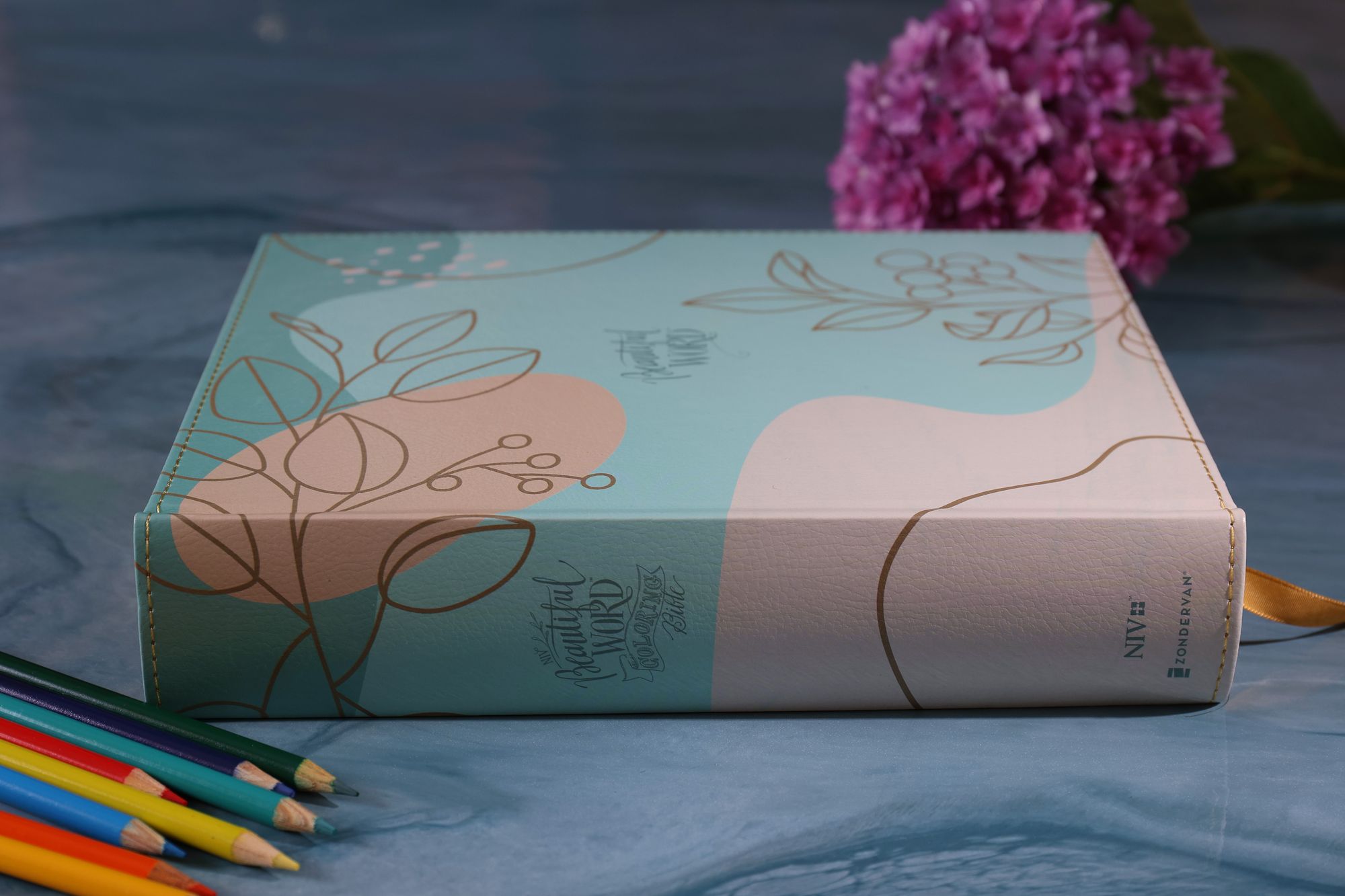 NIV, Beautiful Word Coloring Bible, Large Print, Leathersoft over Board, Teal: Hundreds of Verses to Color