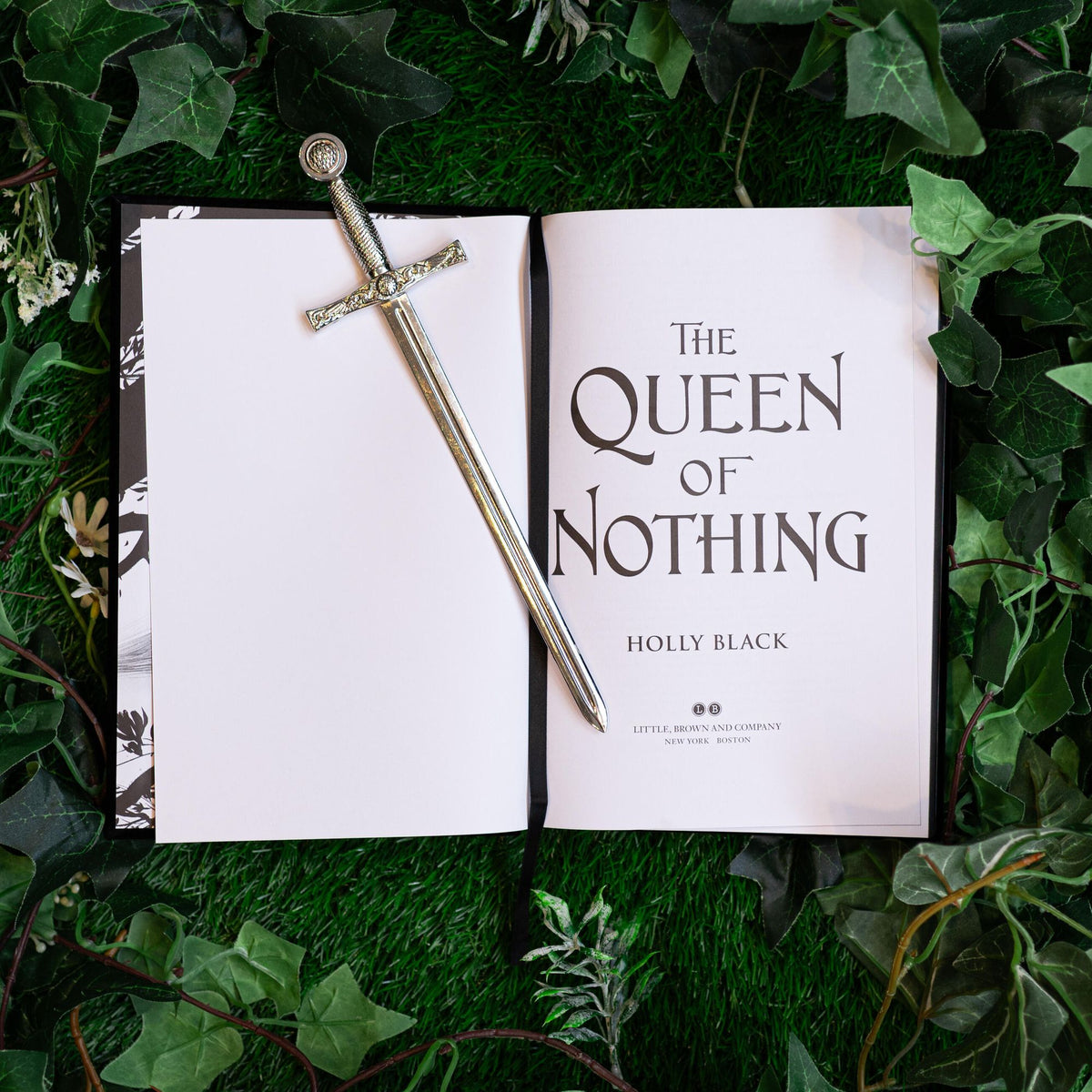 The Queen of Nothing: Collector's Edition