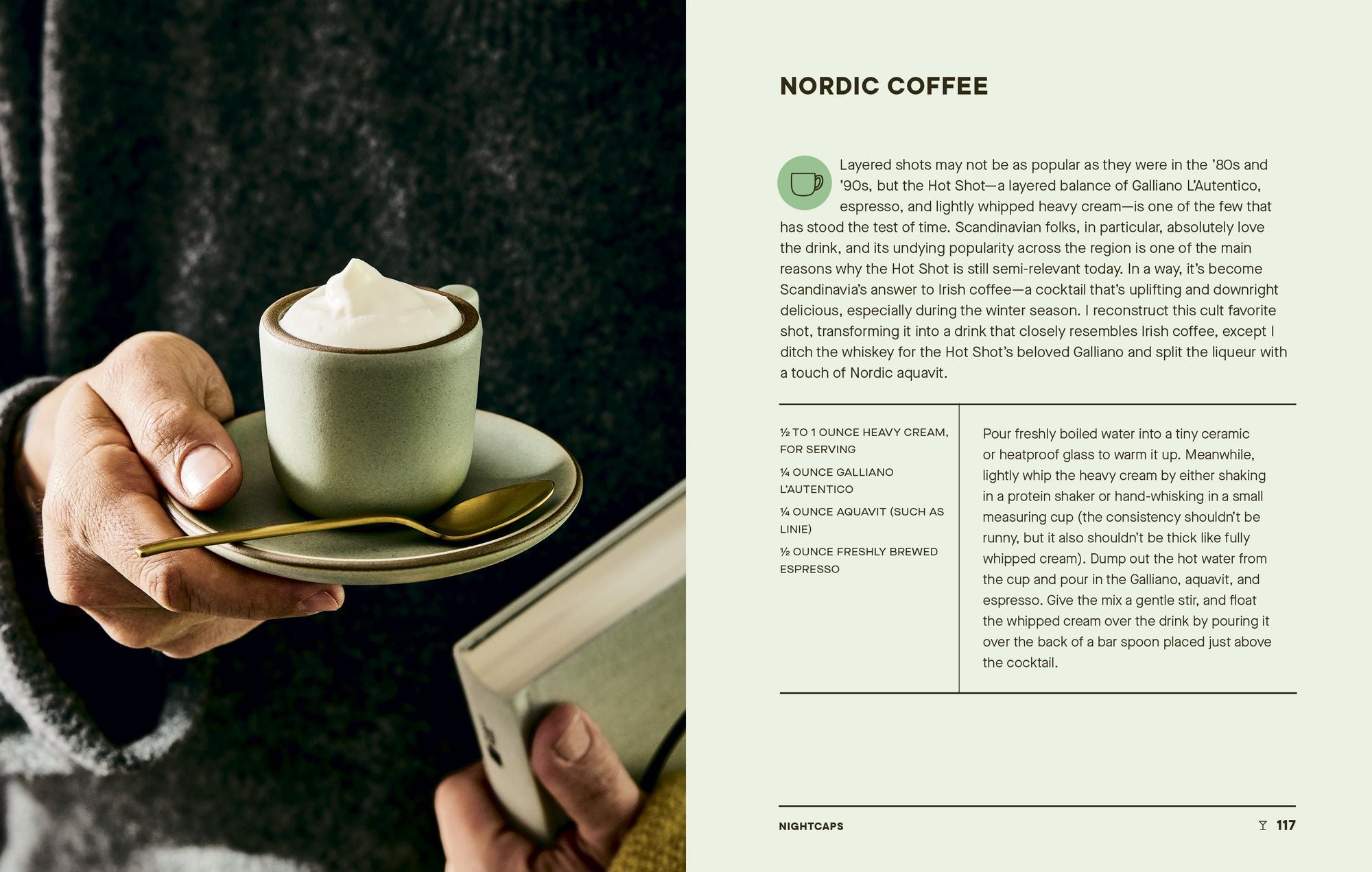 Tiny Cocktails: The Art of Miniature Mixology: A Cocktail Recipe Book