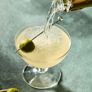 Tiny Cocktails: The Art of Miniature Mixology: A Cocktail Recipe Book