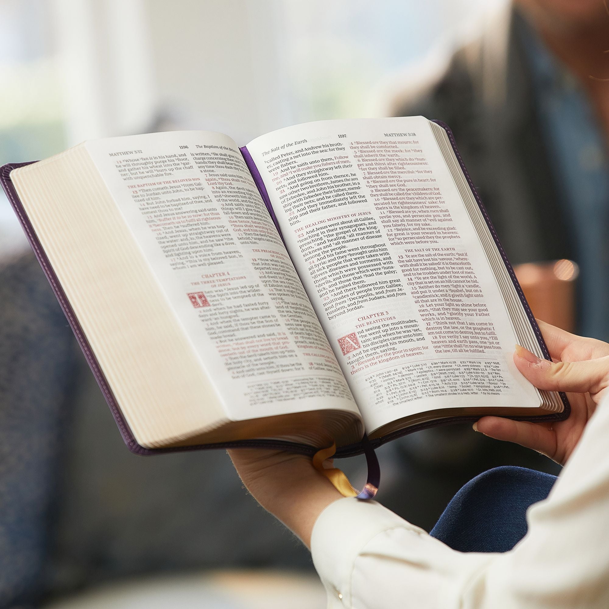 KJV, Personal Size Reference Bible, Sovereign Collection, Leathersoft, Black, Red Letter, Comfort Print: Holy Bible, King James Version