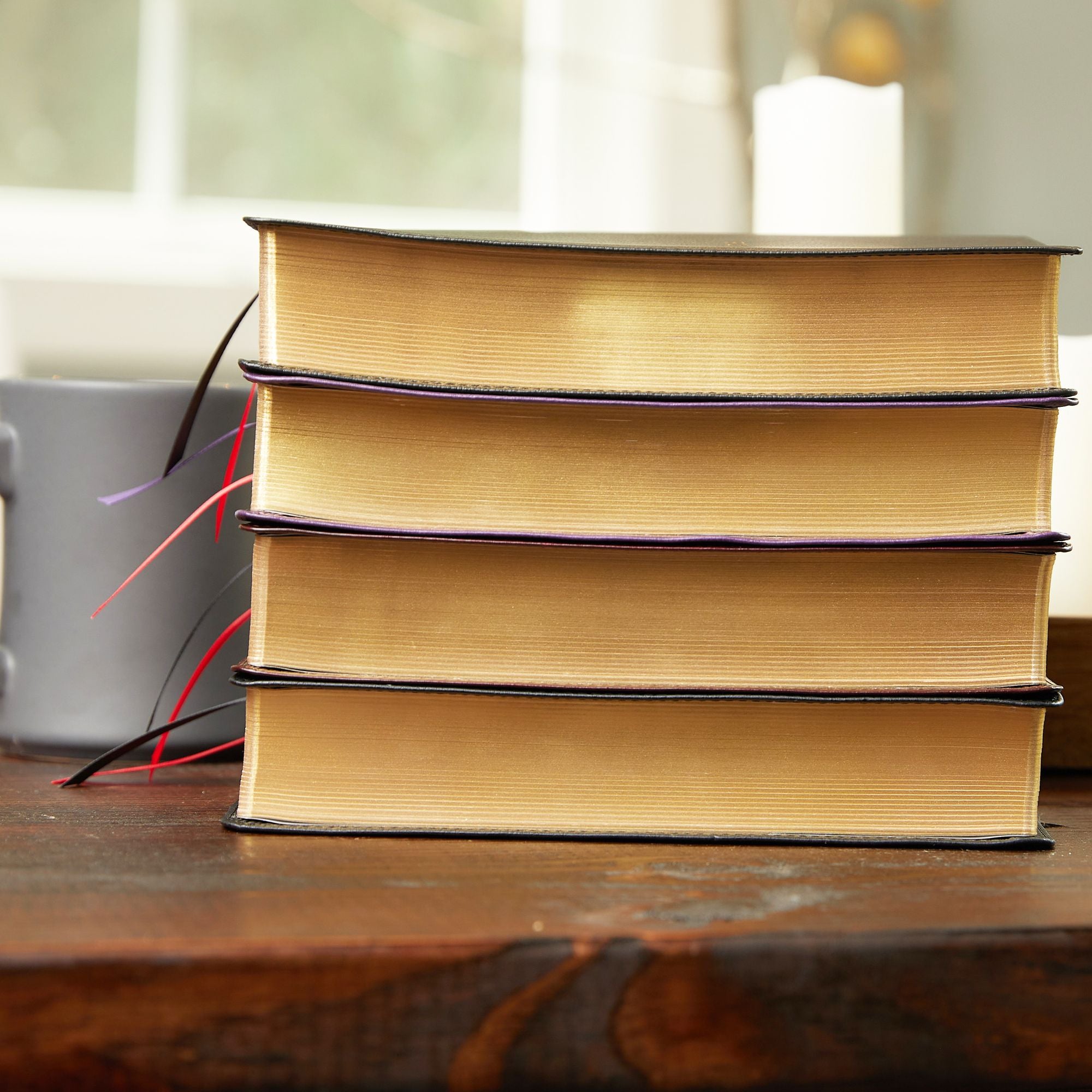 KJV, Personal Size Reference Bible, Sovereign Collection, Leathersoft, Black, Red Letter, Comfort Print: Holy Bible, King James Version