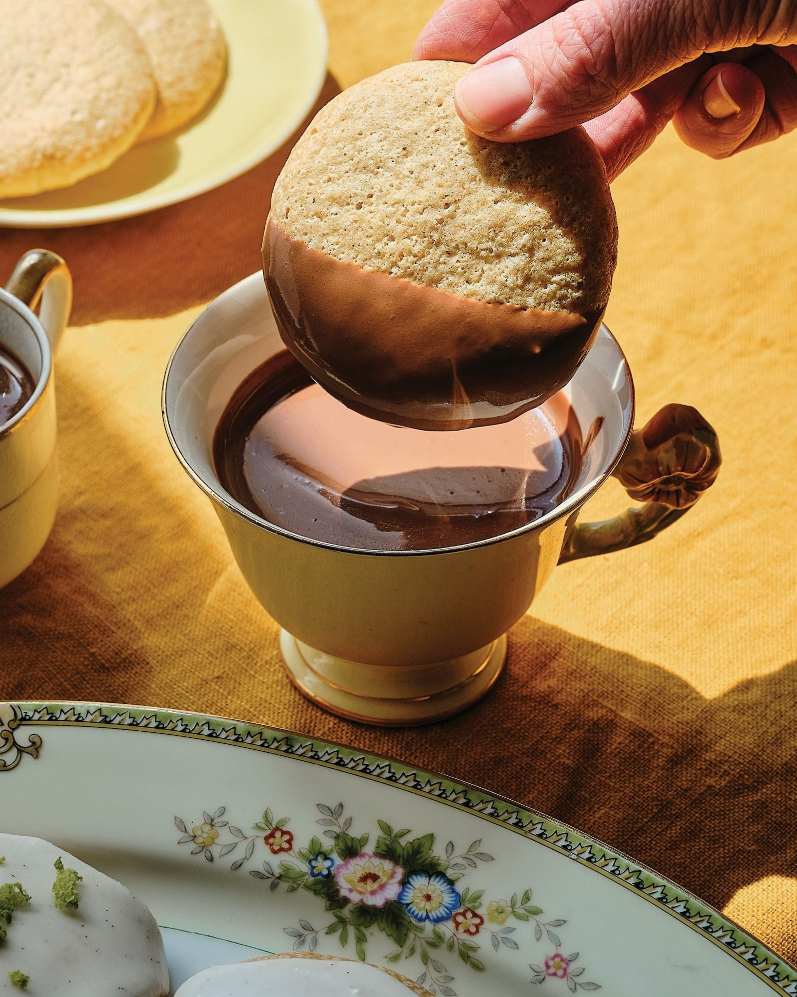 The Dessert Table: 100 Joyful Jewish Sweets