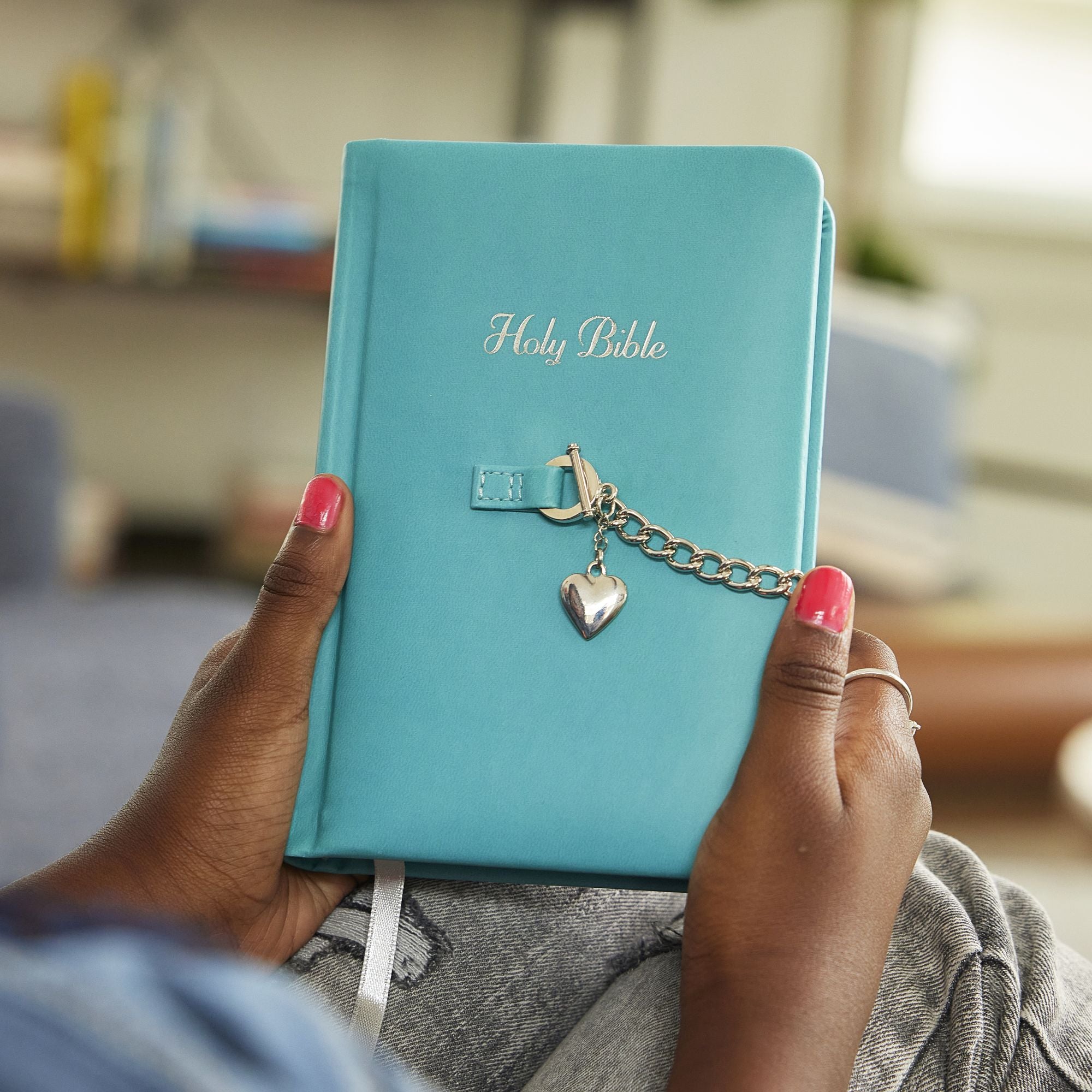 NKJV, Simply Charming Bible, Hardcover, Blue: Charm Bible Blue Edition