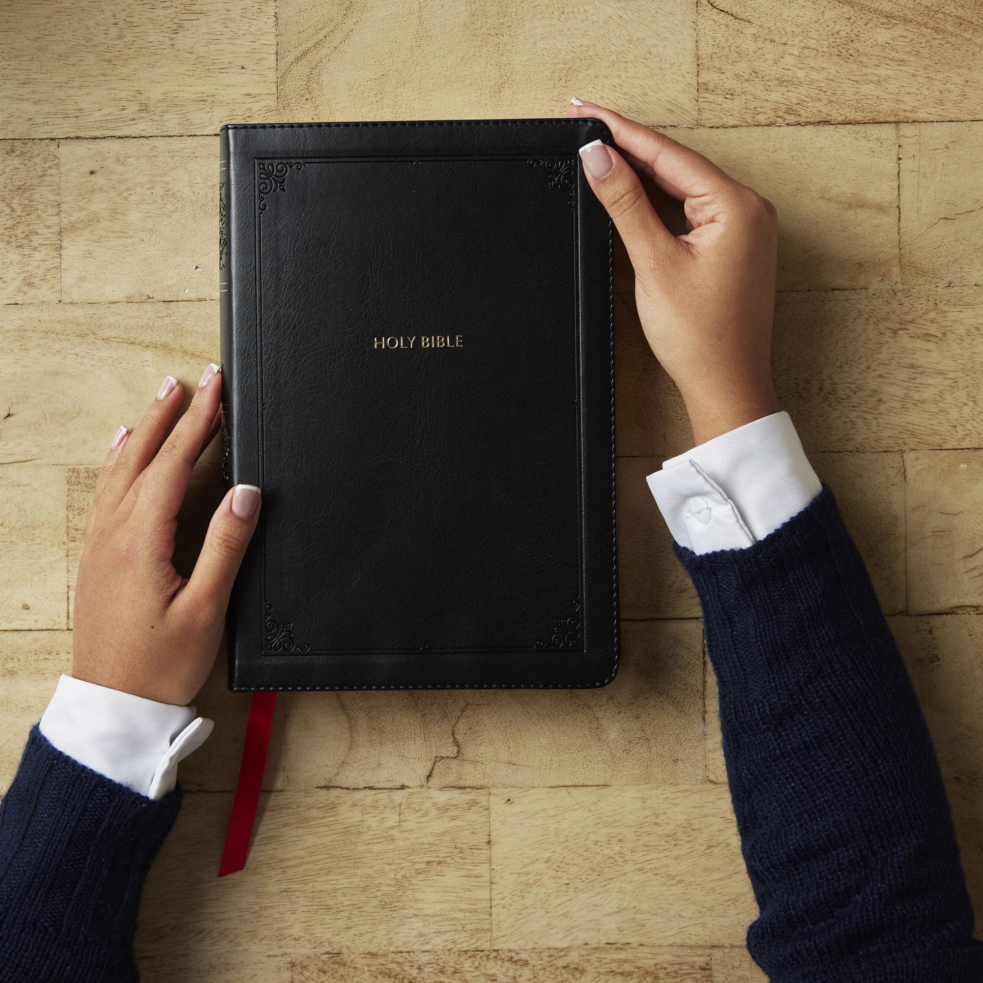 KJV Giant Print End-of-Verse Reference Bible, Black Leathersoft, Red Letter, Comfort Print