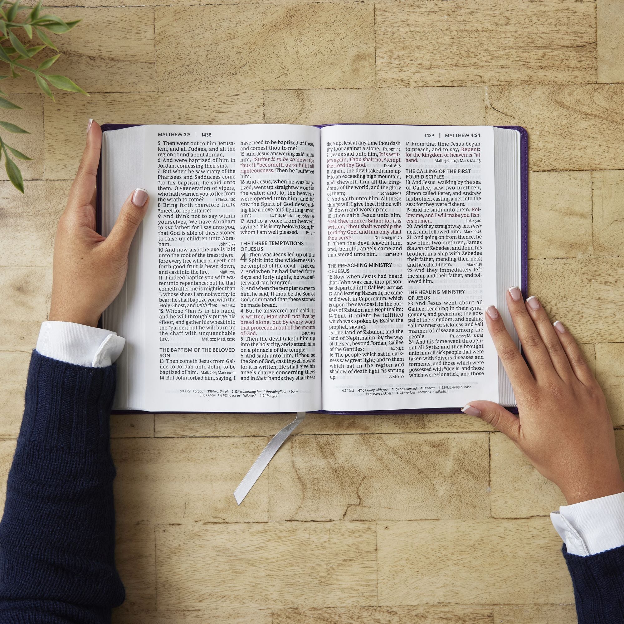 KJV Giant Print End-of-Verse Reference Bible, Black Leathersoft, Red Letter, Comfort Print