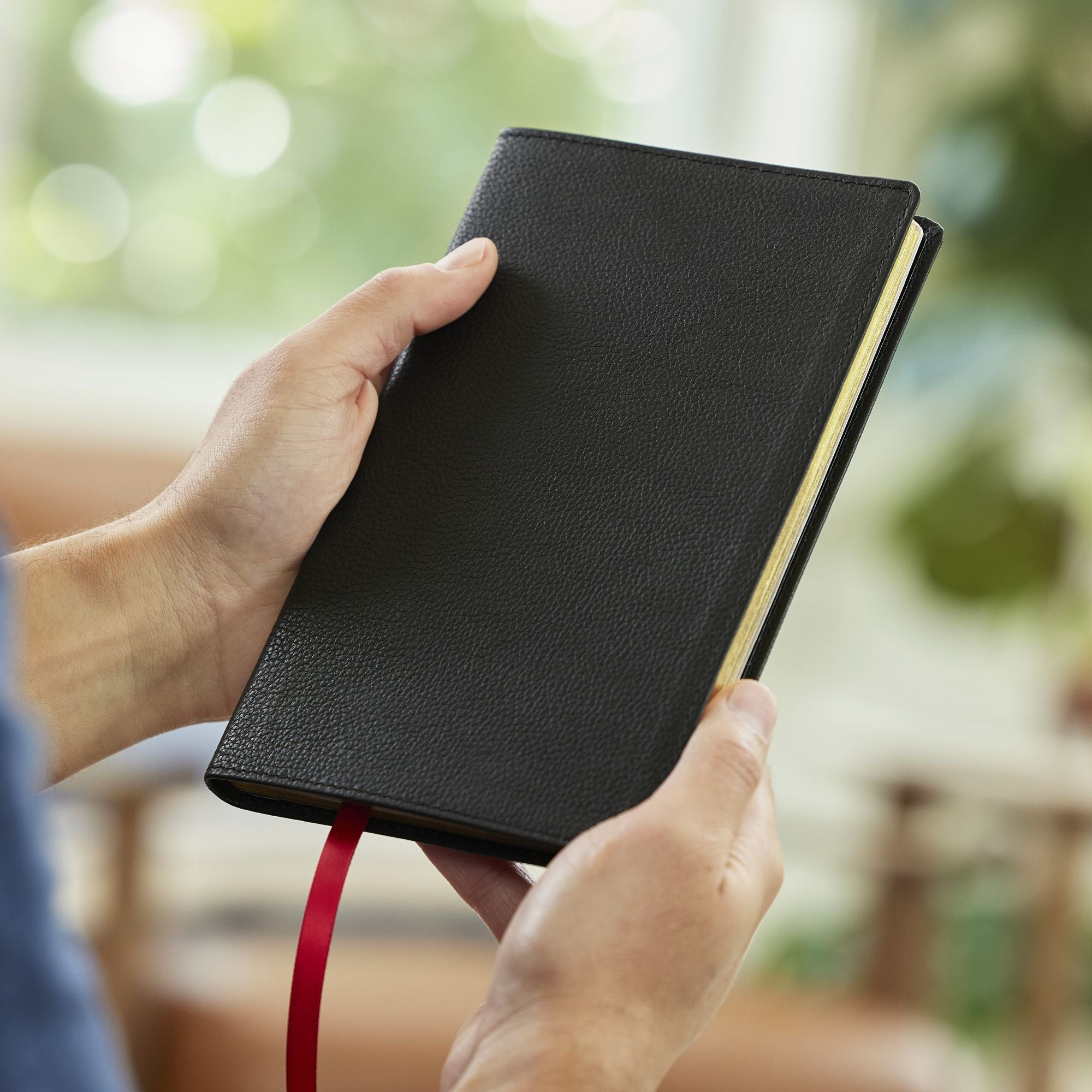 NKJV, Personal Size New Testament, Black Genuine Leather, Red Letter, Comfort Print