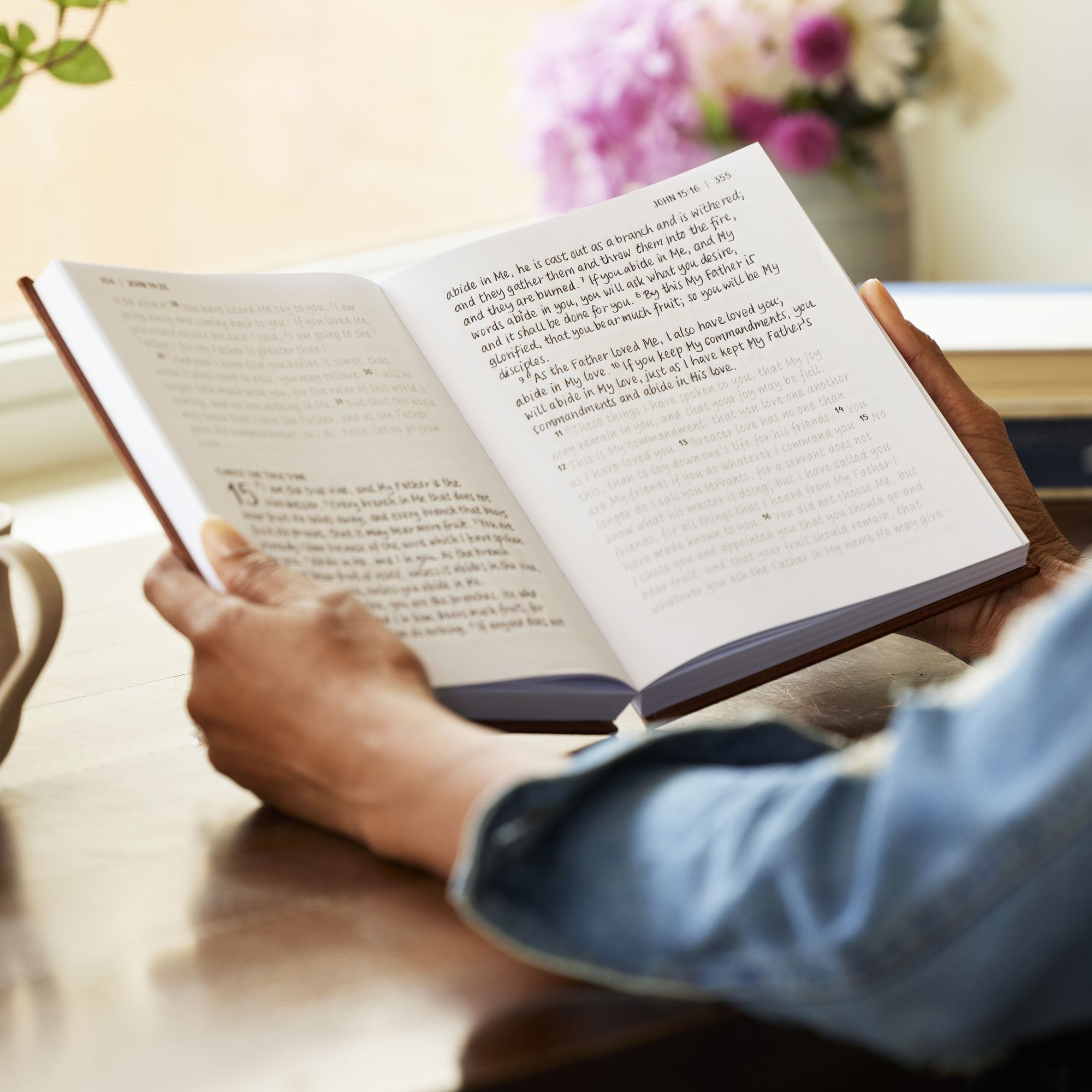 NKJV New Testament, Tracing edition: Engaging the Scripture Word by Word (Gray Cloth over Board)