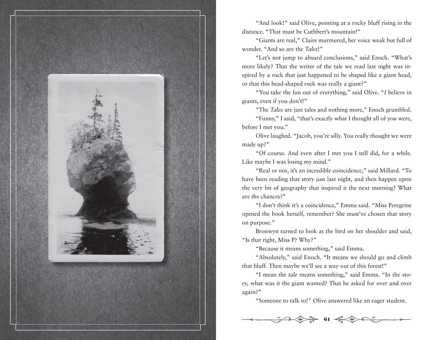 Hollow City (Miss Peregrine's Peculiar Children Series #2)