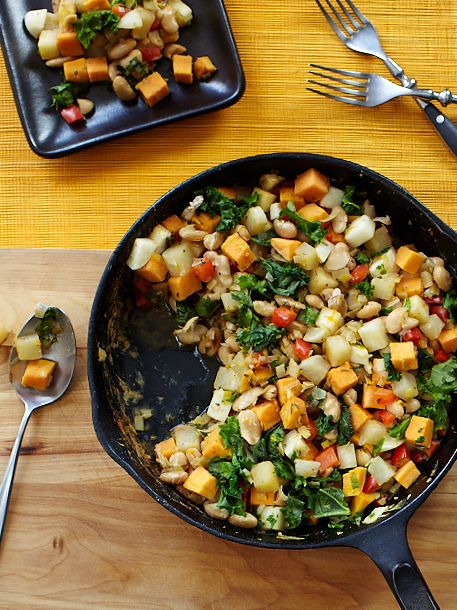 Forks Over Knives - The Cookbook: Over 300 Simple and Delicious Plant-Based Recipes to Help You Lose Weight, Be Healthier, and Feel Better Every Day: The New York Times Bestseller