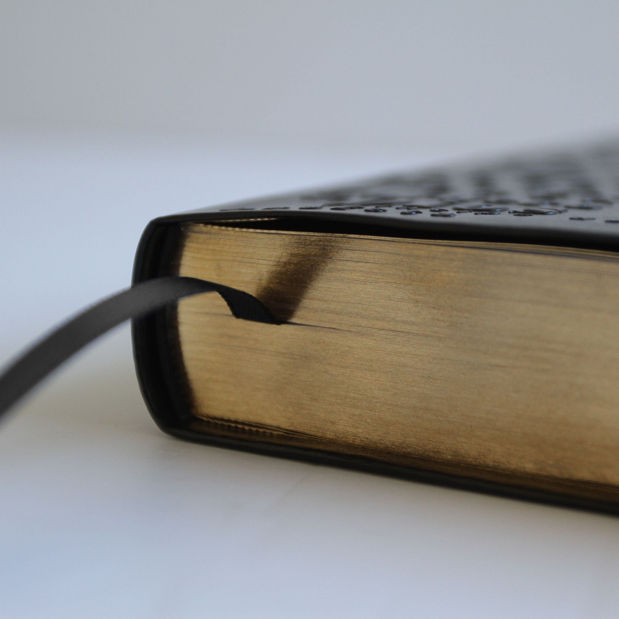 Biblia RVR60 letra grande tamaño manual, simil piel negro con nombres de Dios / Spanish Bible RVR60 Handy Size Large Print Leathersoft Black with Names of God
