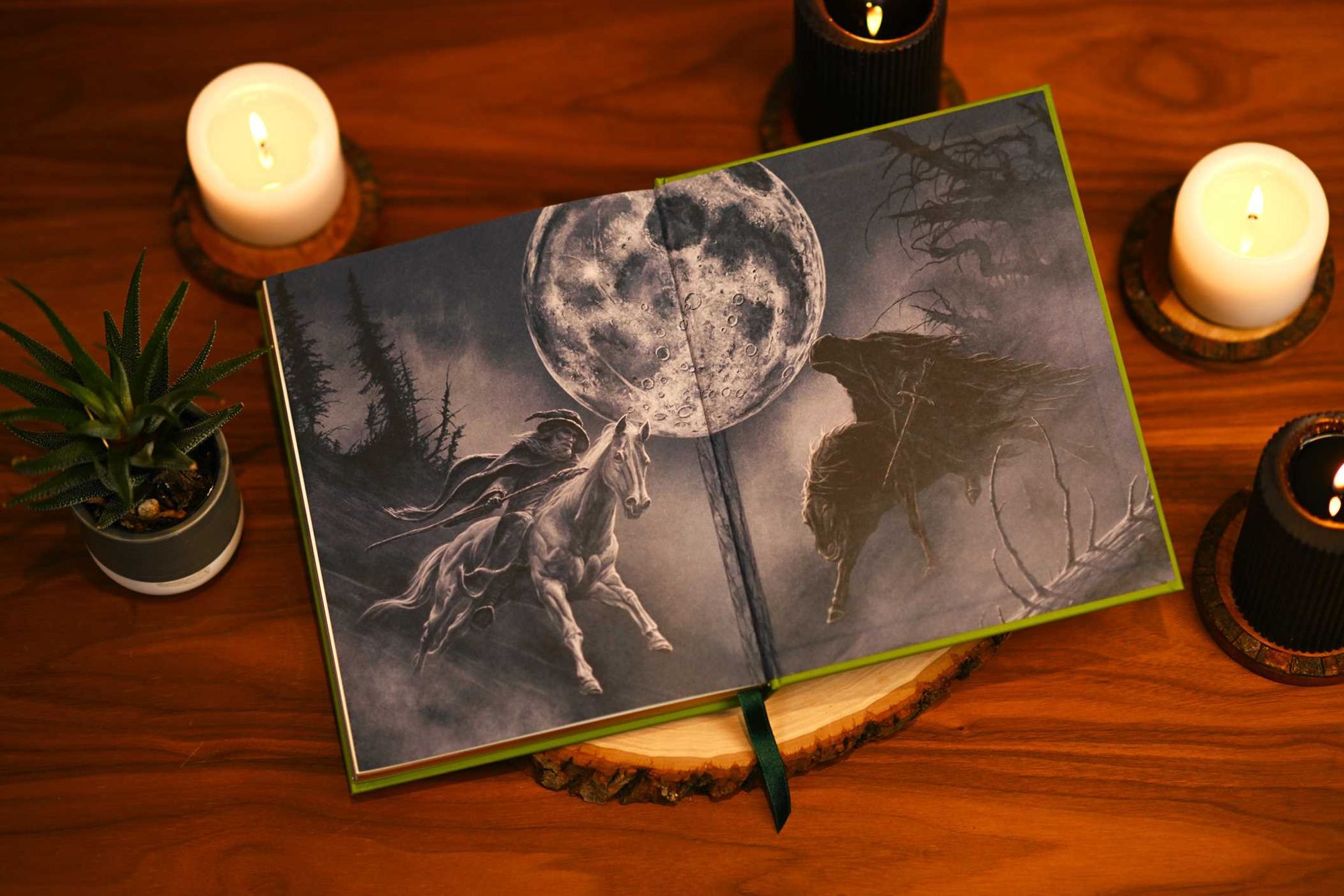 Atlas of Tolkien Deluxe Edition
