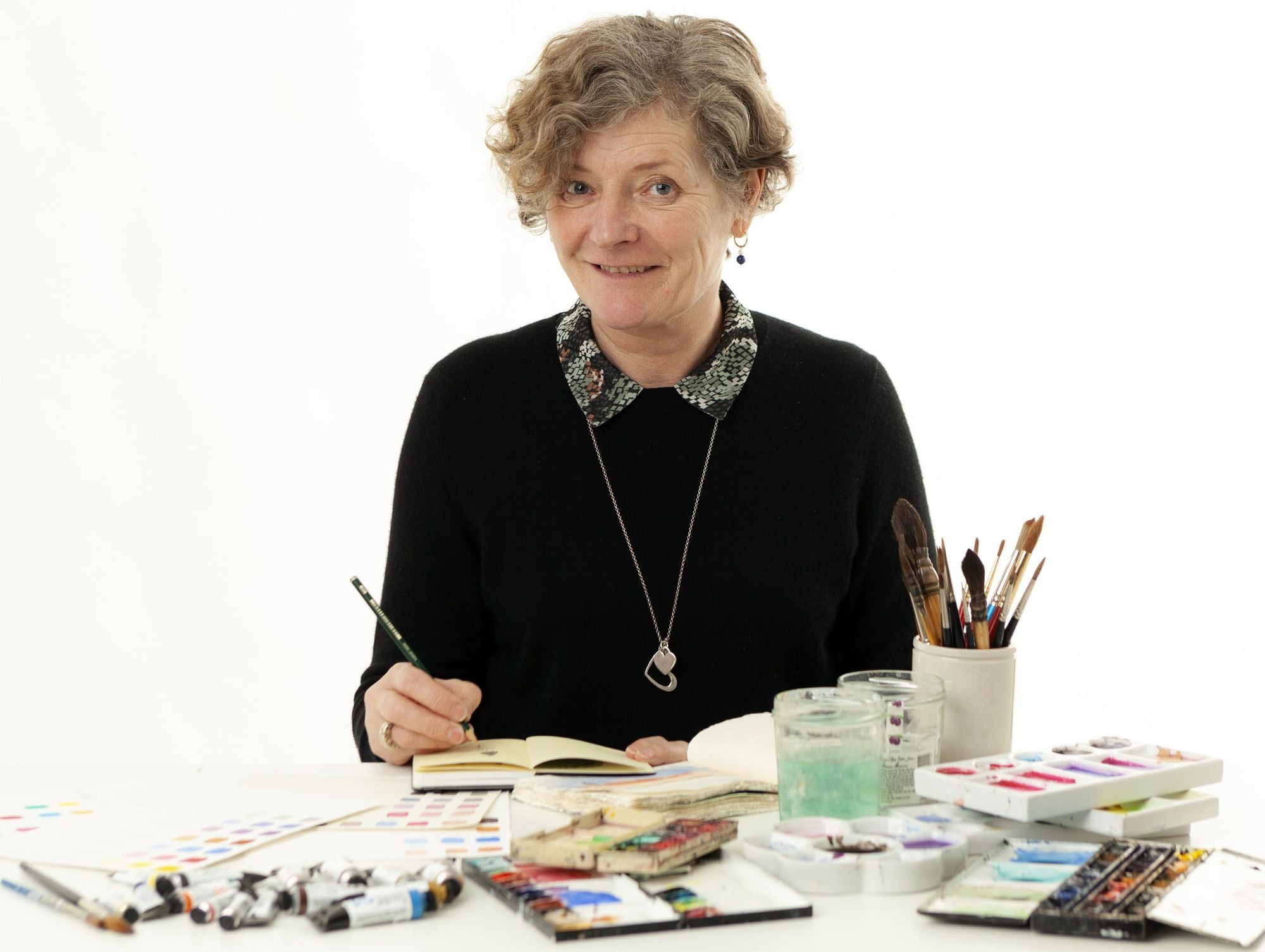 Colour Mixing Companion, The: Your no-fuss guide to mixing watercolour, acrylics and oils. With over 1,800 swatches
