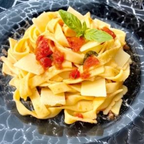 Las recetas de mi madre: La primera vez que te divertirás leyendo un libro de recetas / Mom's Recipes