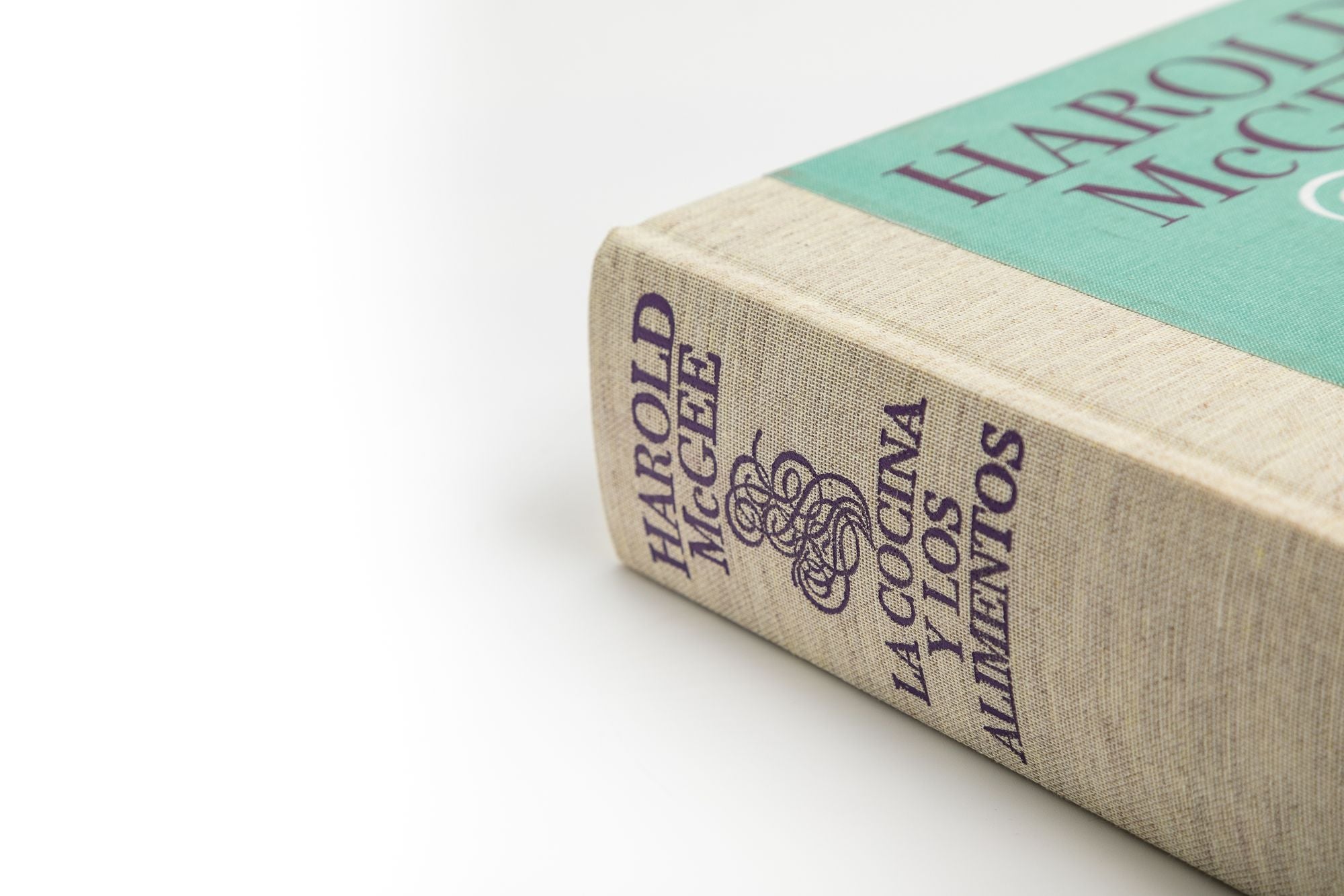 La cocina y los alimentos: Enciclopedia de la ciencia y la cultura de la comida / On Food and Cooking
