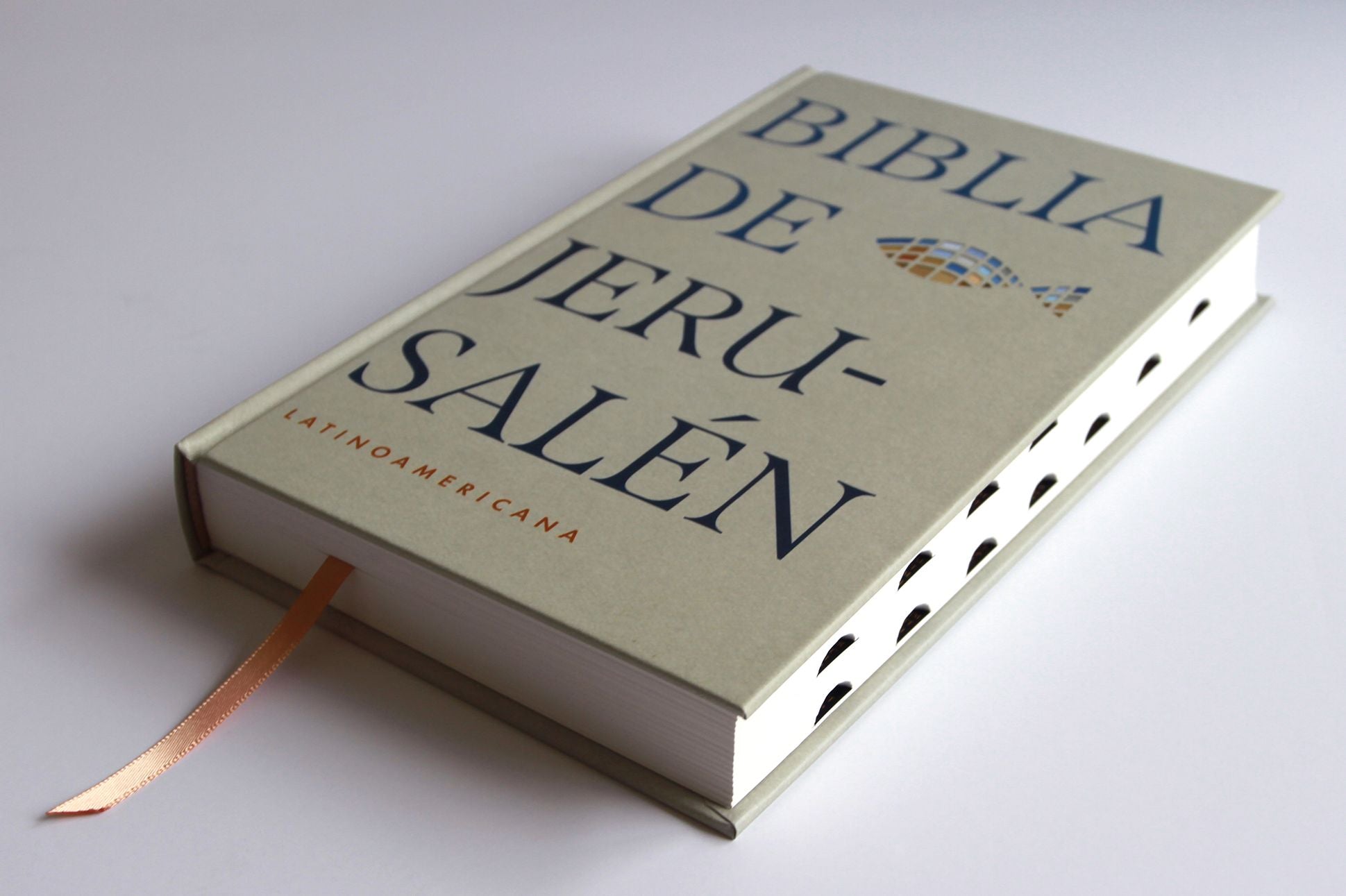 Biblia Católica Biblia de Jerusalén Latinoamericana, tapa dura edición clásica marrón arena con índice / Jerusalem Bible - Latin American Edition HC Sand
