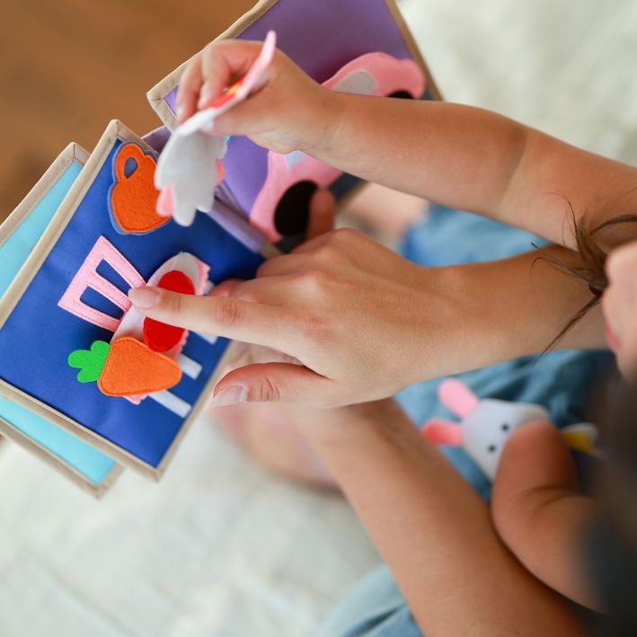 CREATIVE PLAY ROUTINES BOOK