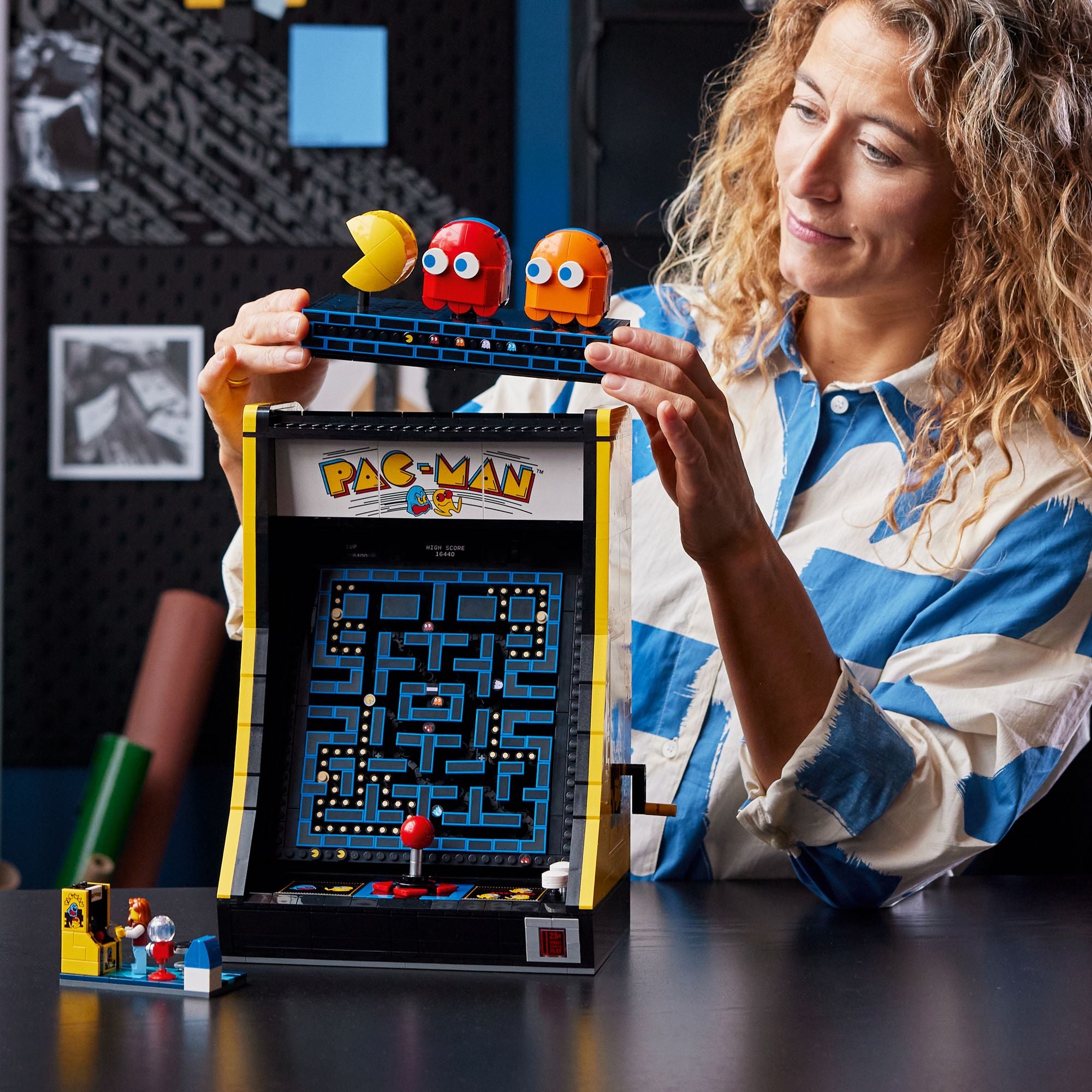 LEGO Icons PAC-MAN Arcade 10323