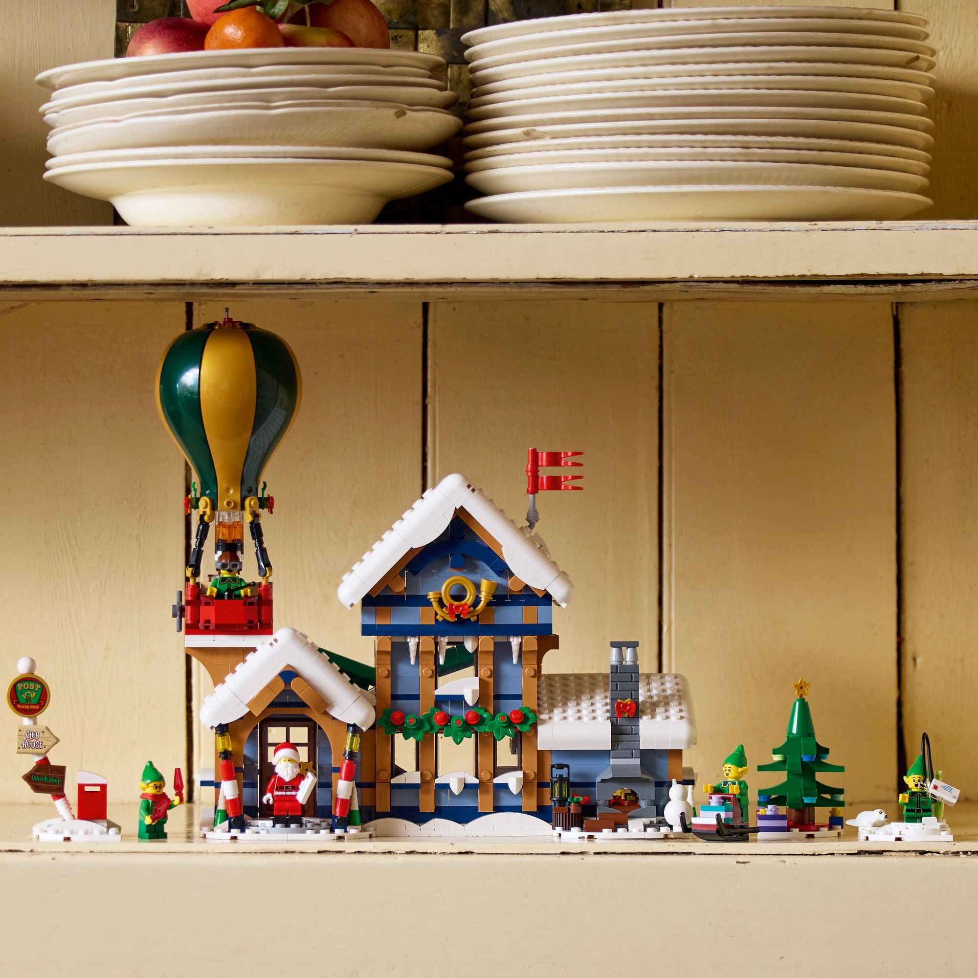 LEGO Icons Santa's Post Office 10339
