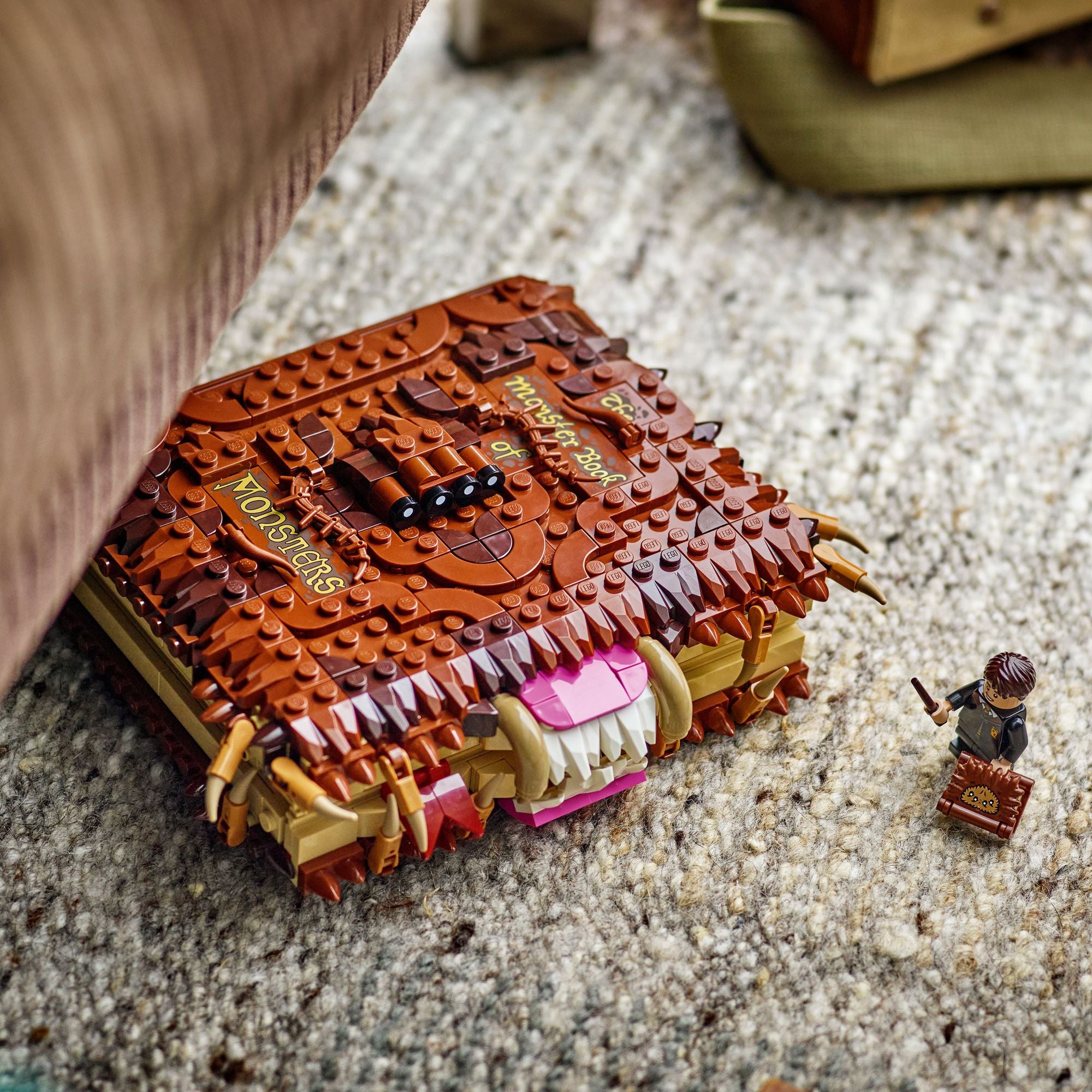 LEGO Harry Potter Chomping Monster Book of Monsters 76449