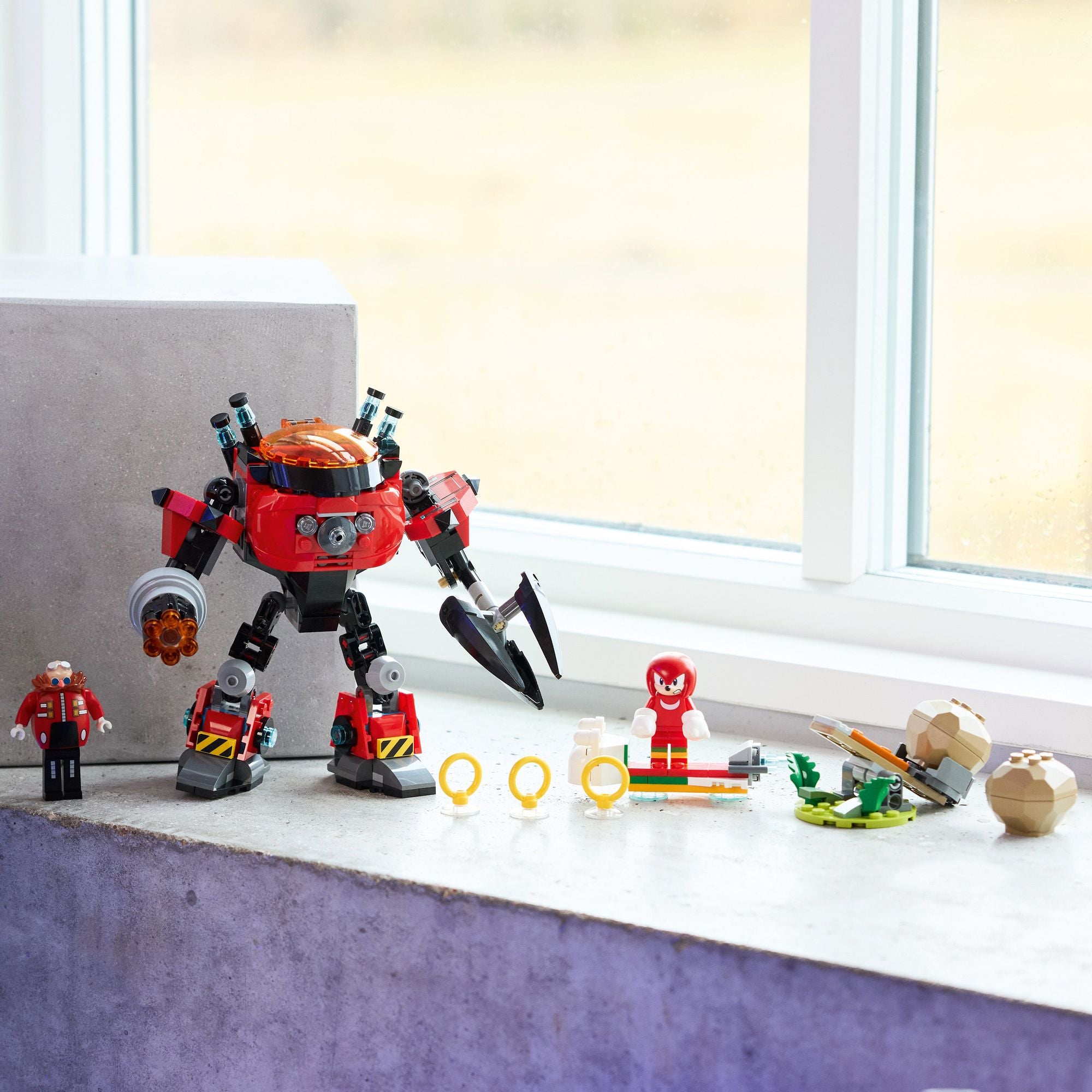 LEGO Sonic Knuckles vs. Dr. Eggman Egg Crusher Mech 77005