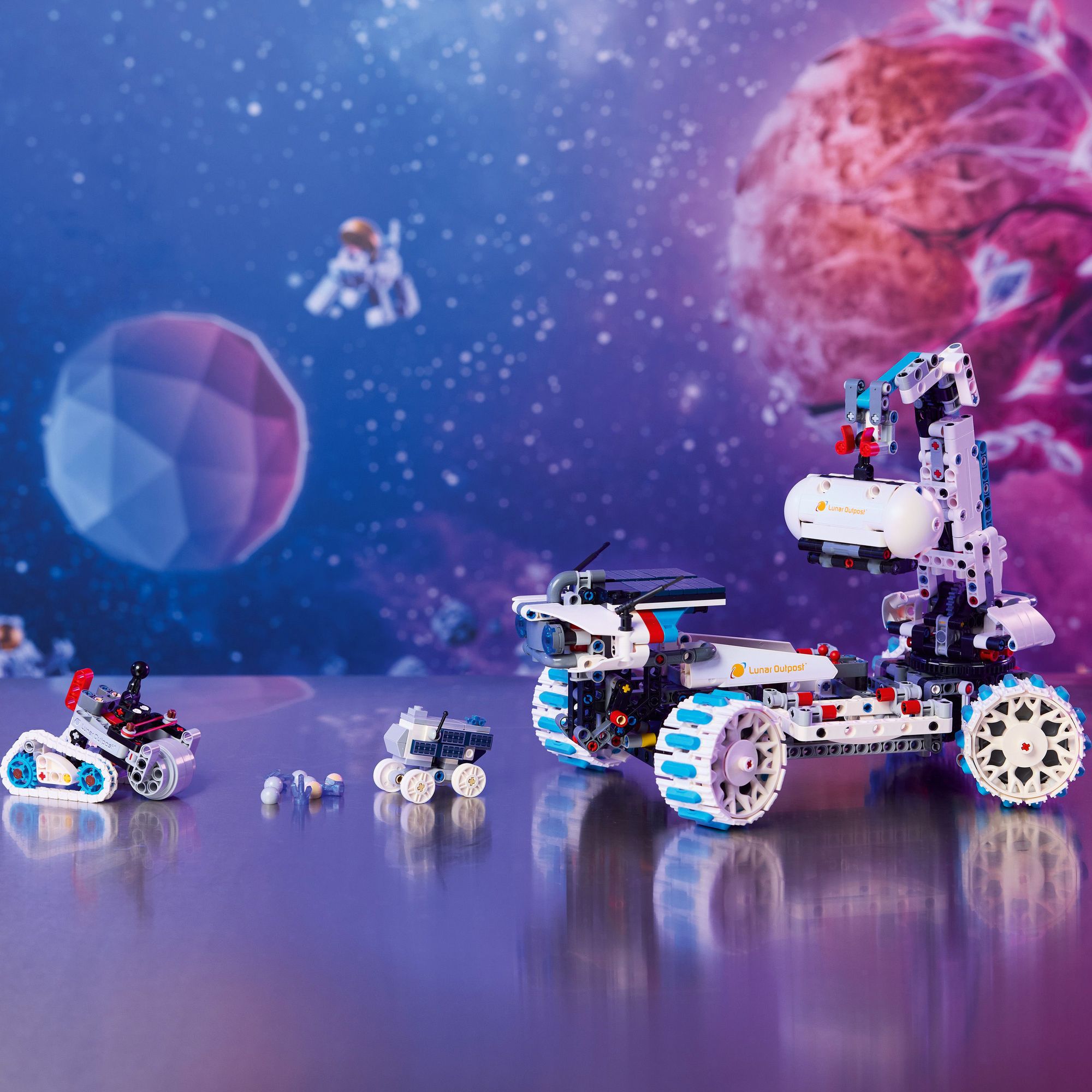 LEGO Technic Lunar Outpost? Moon Rover Space Vehicle 42211