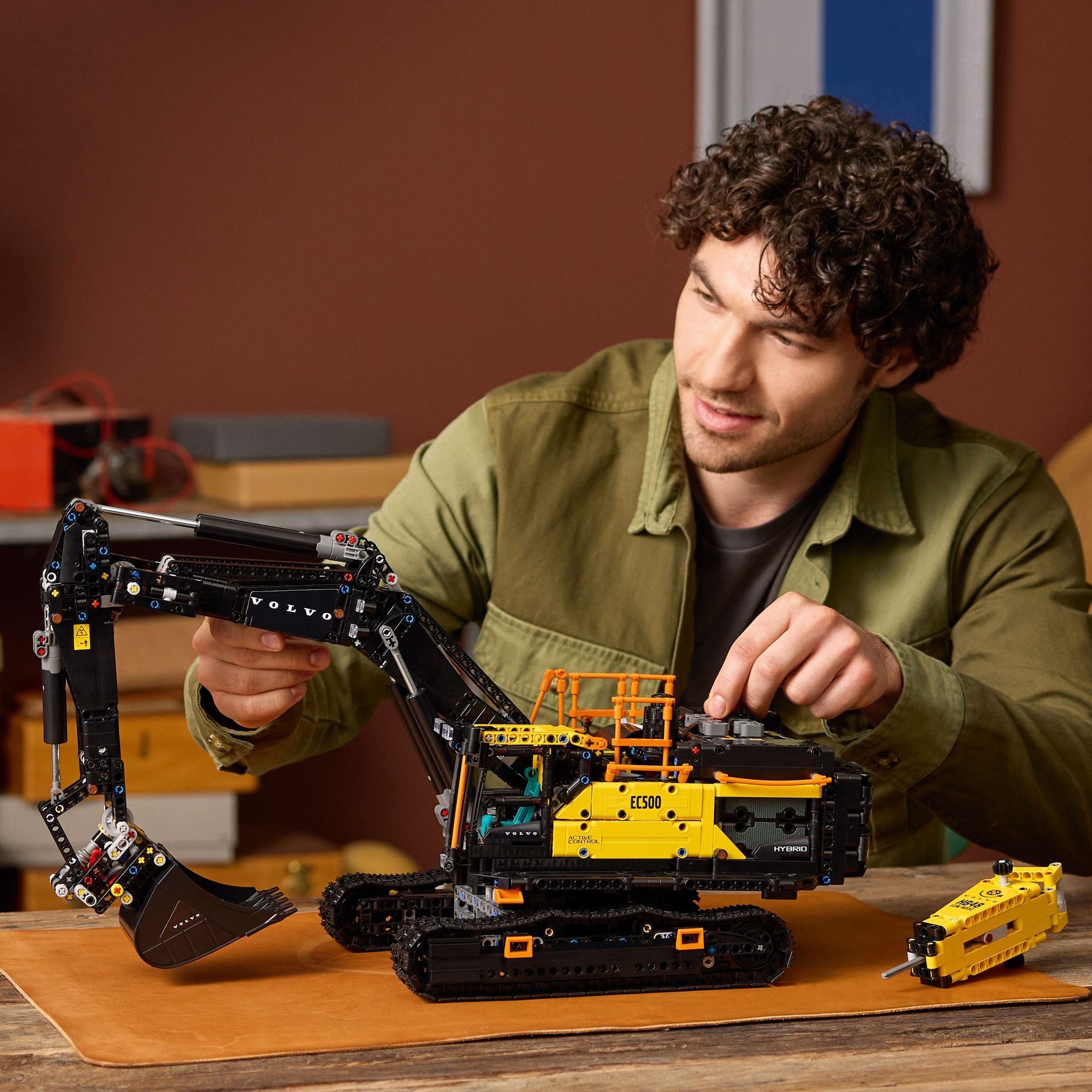LEGO Technic Volvo EC500 Hybrid Excavator 42215