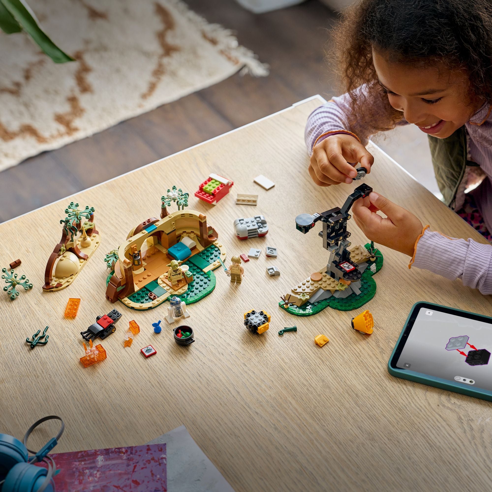 LEGO Star Wars SMART Play&trade;: Yoda's Hut and Jedi Training 75422