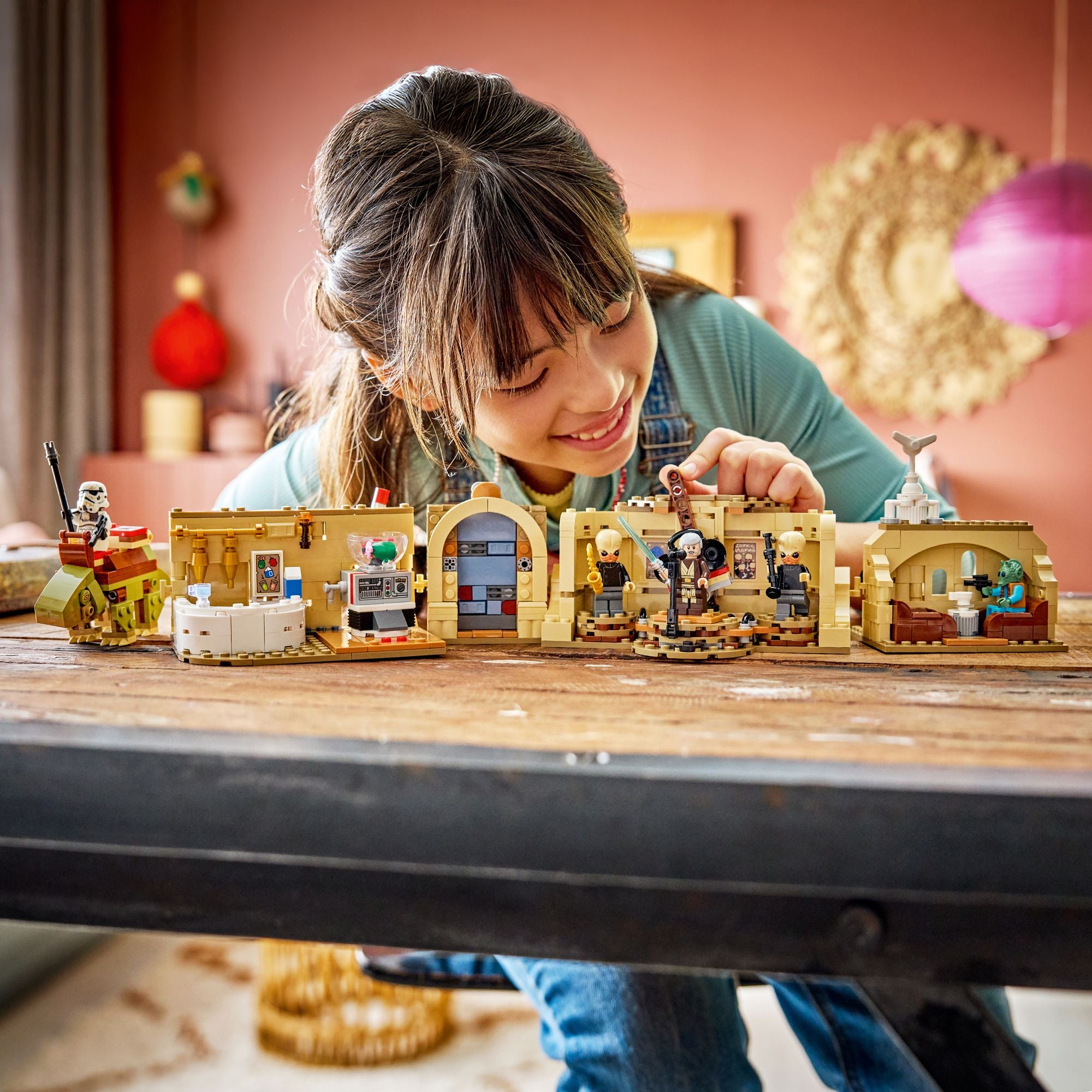 LEGO Star Wars SMART Play&trade;: Mos Eisley Cantina&trade; 75425