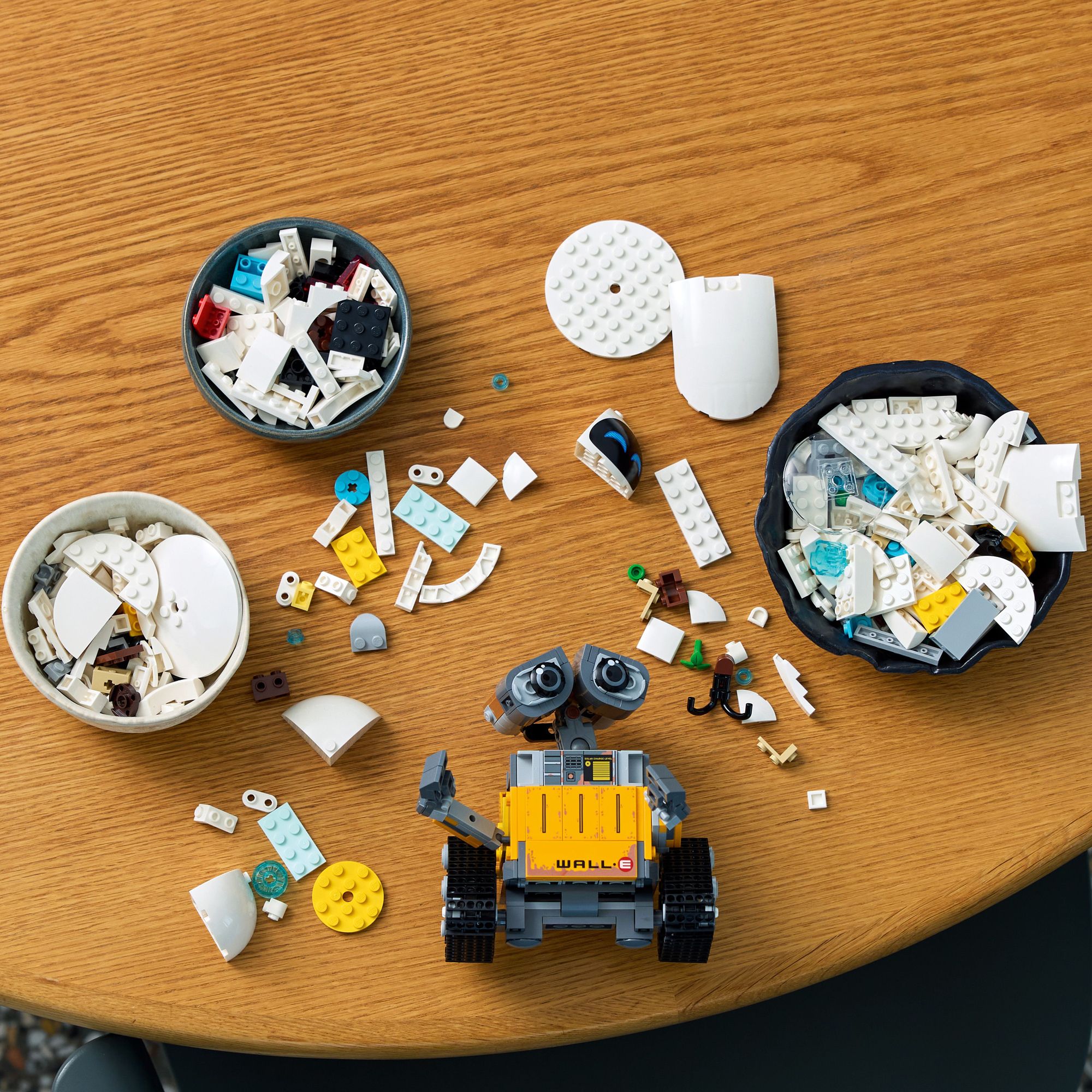 LEGO Disney Pixar WALL-E and EVE 43279
