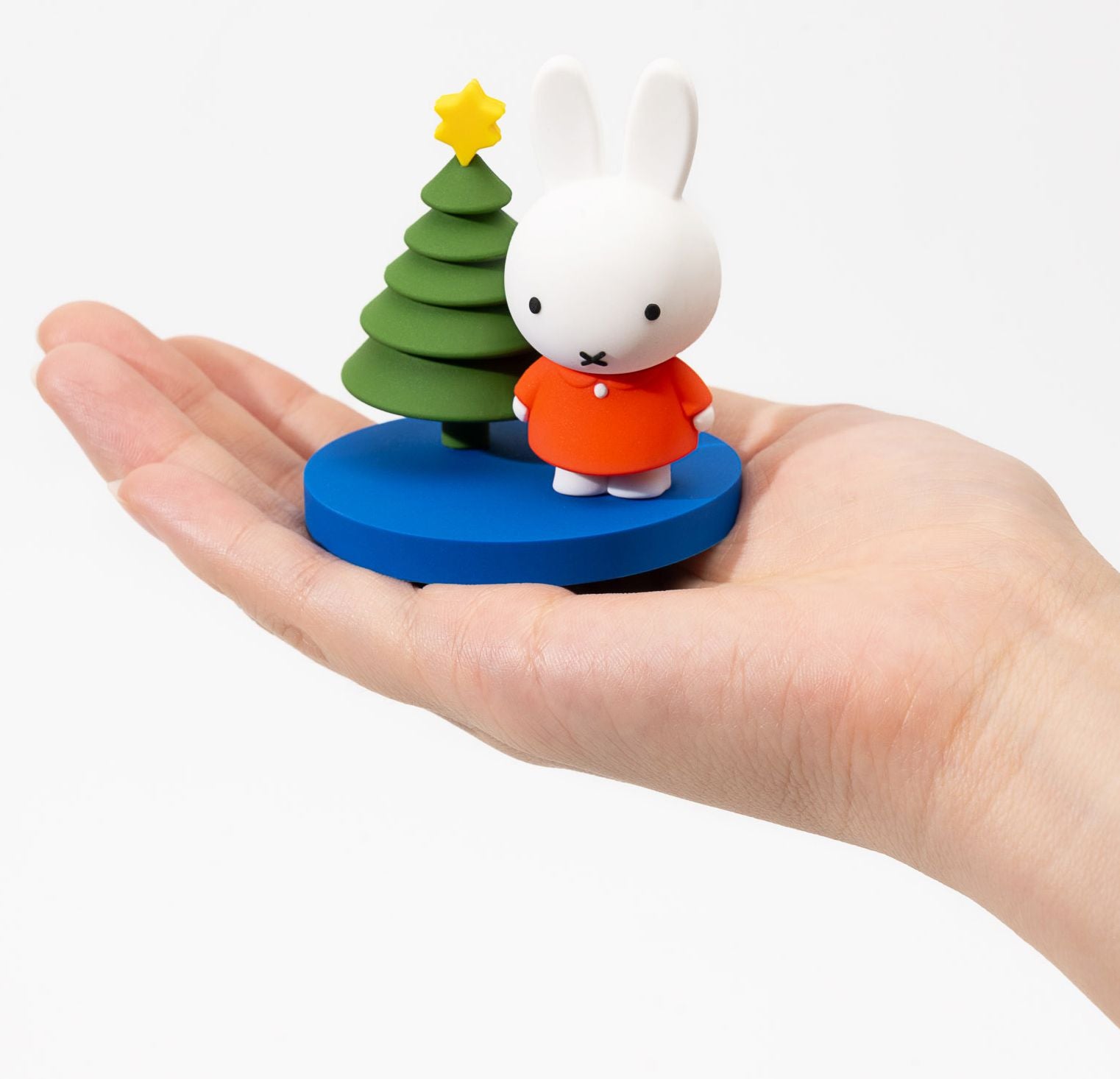 Smoko Miffy in the Snow Blind Box Figure