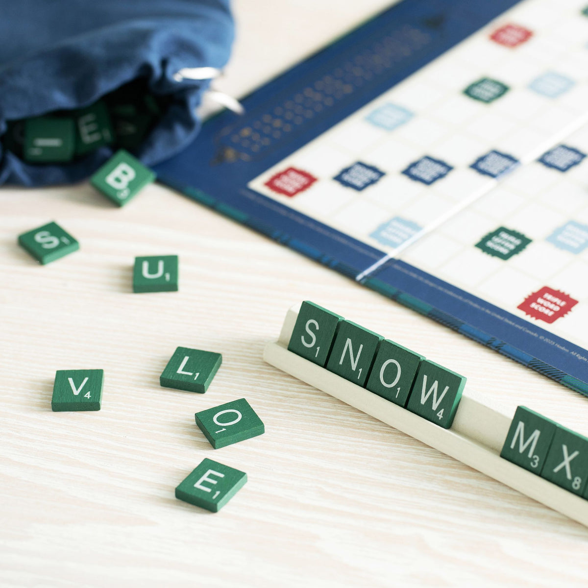 Scrabble Holiday Bookshelf Edition